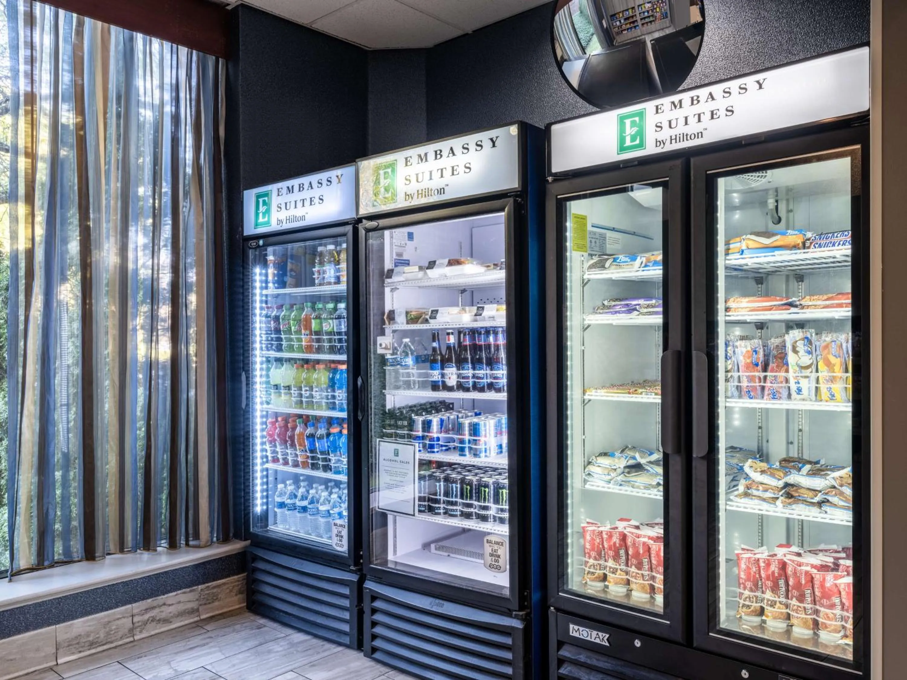 On-site shops in Embassy Suites Baltimore - North/Hunt Valley