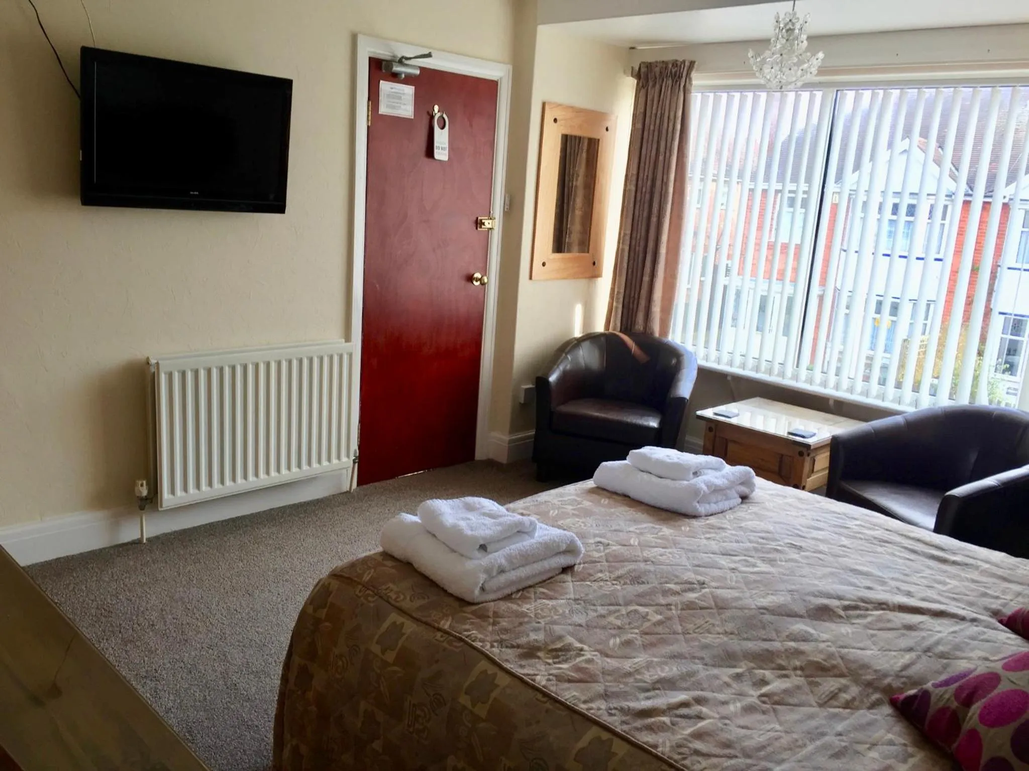 TV and multimedia, Bed in The Northdale Hotel Ltd