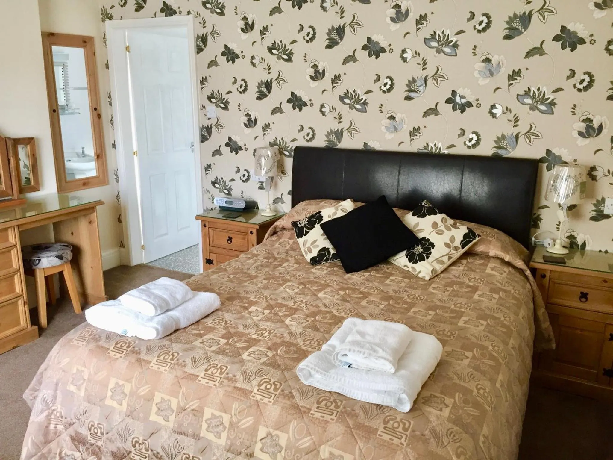 Bed in The Northdale Hotel Ltd