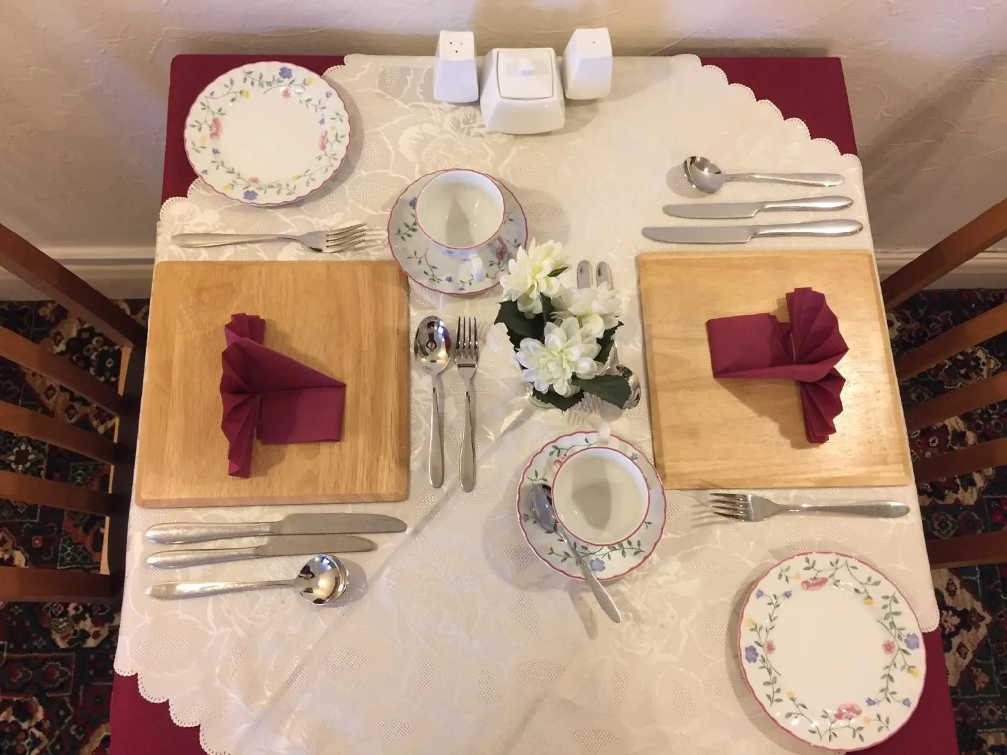 Restaurant/places to eat in The Northdale Hotel Ltd