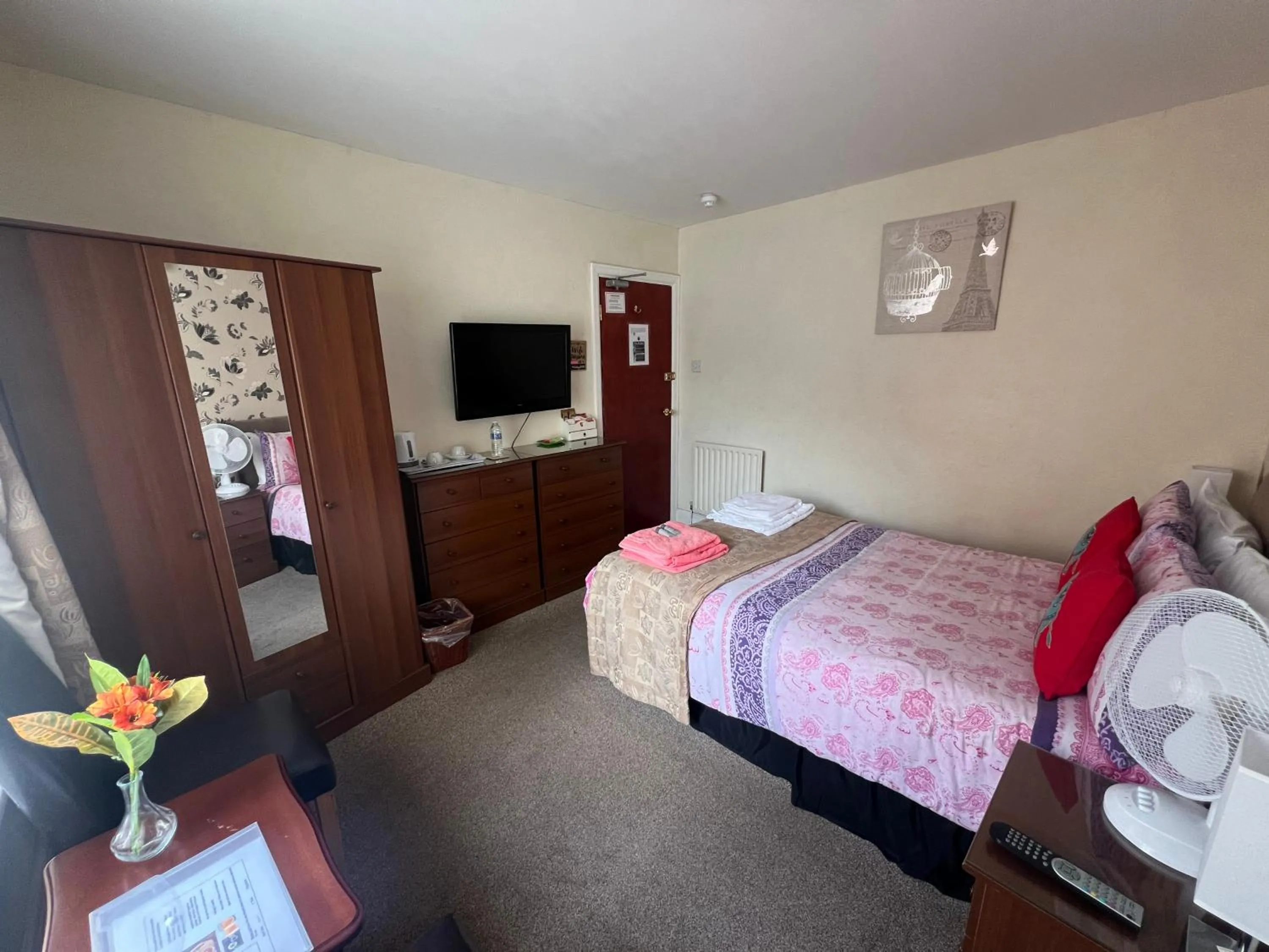 Bedroom, Bed in The Northdale Hotel Ltd