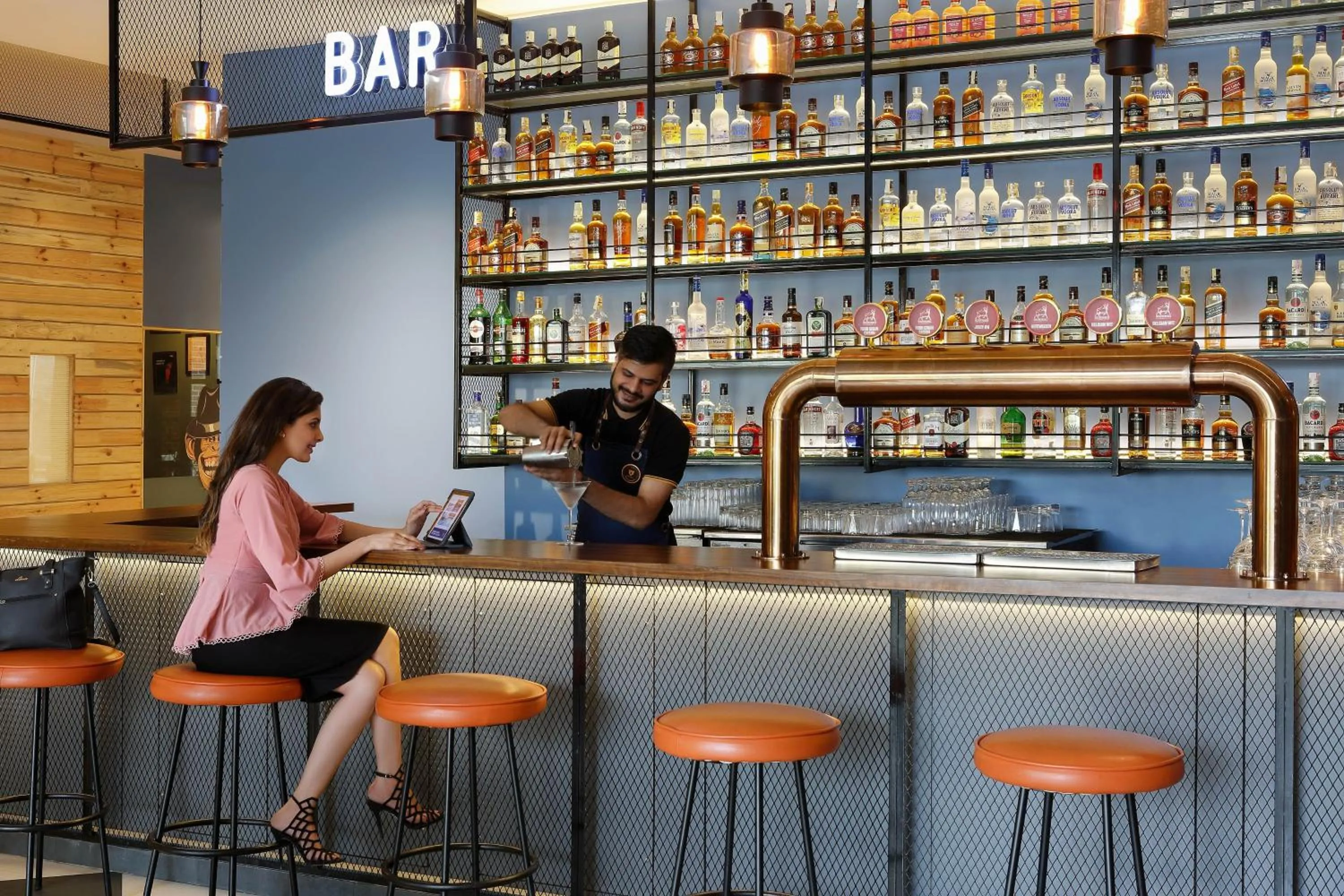 Lounge or bar in Four Points by Sheraton Hotel and Serviced Apartments Pune