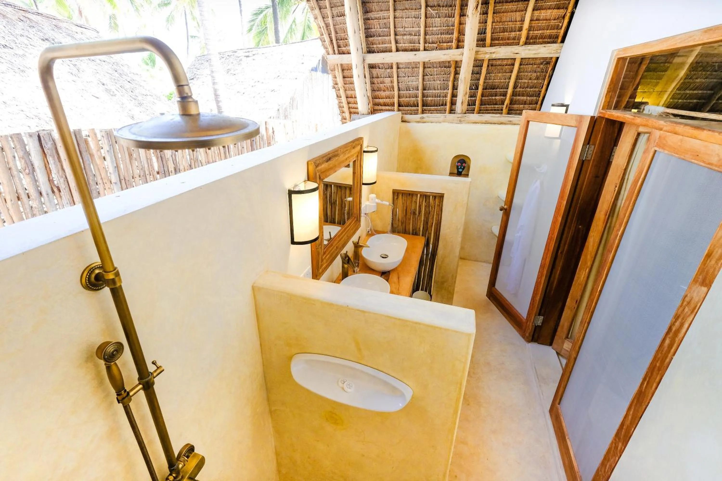 Shower in Baladin Zanzibar Beach Hotel