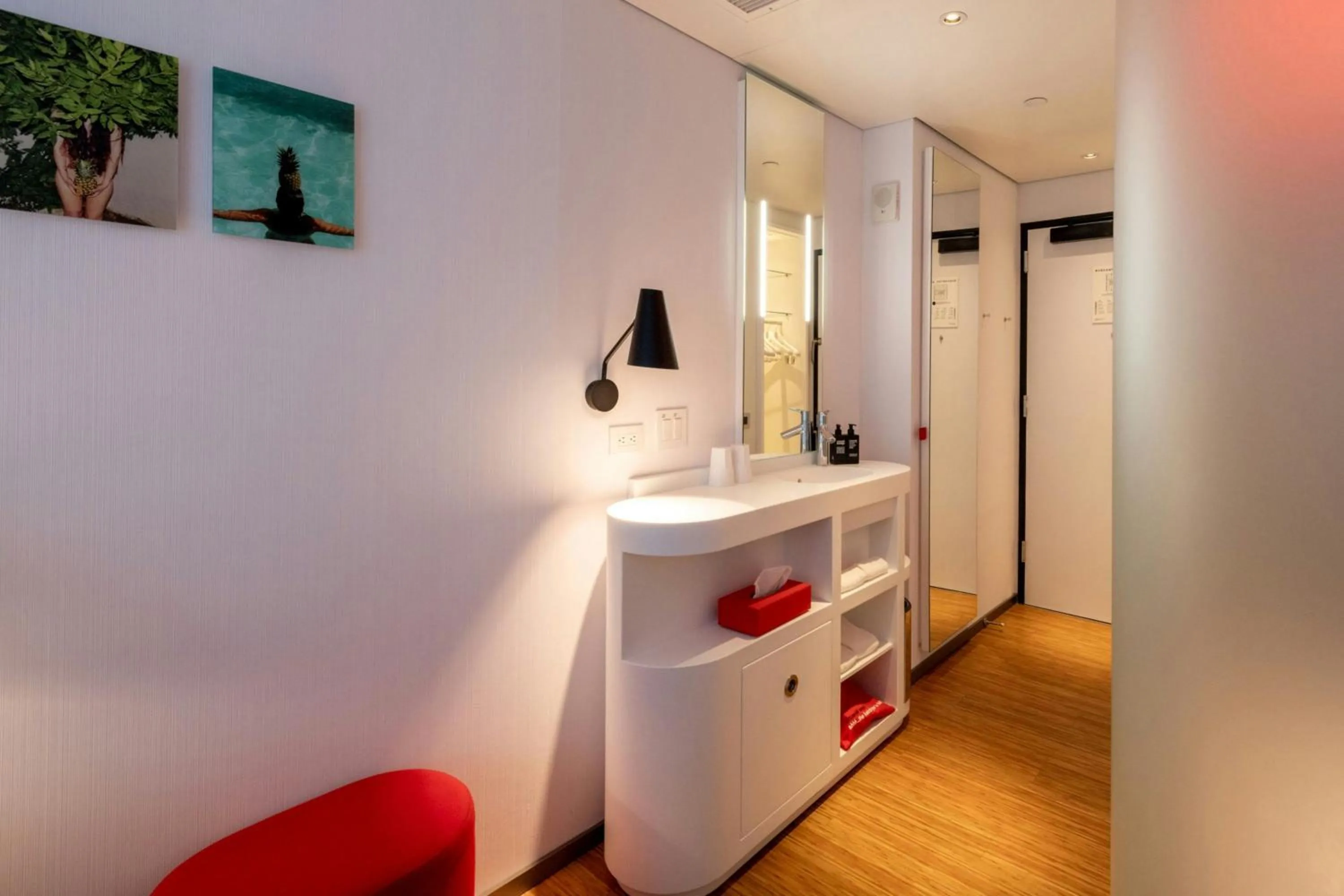 Bedroom in citizenM New York Bowery