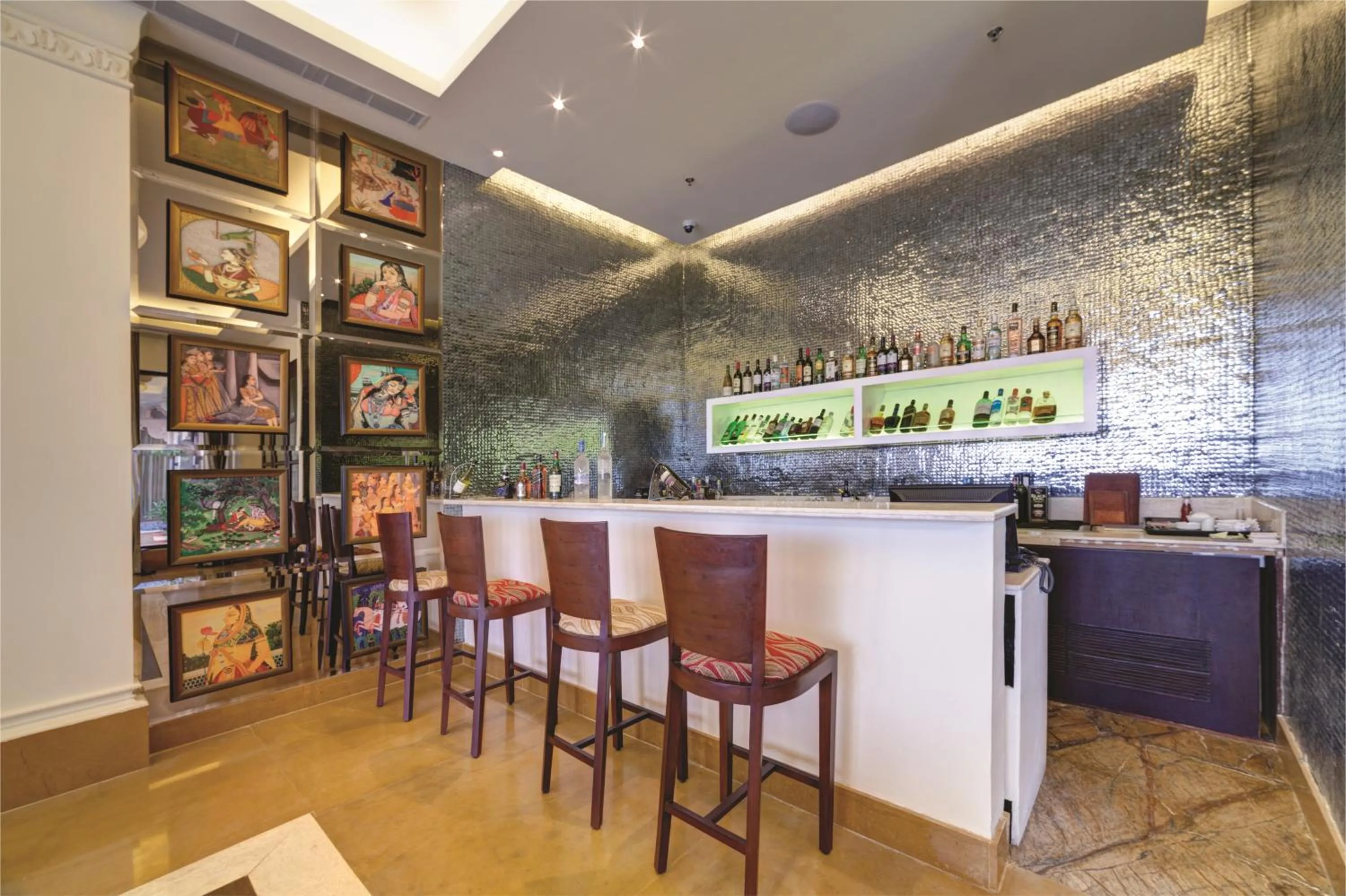 Lounge or bar in Ramada by Wyndham Udaipur Resort and Spa