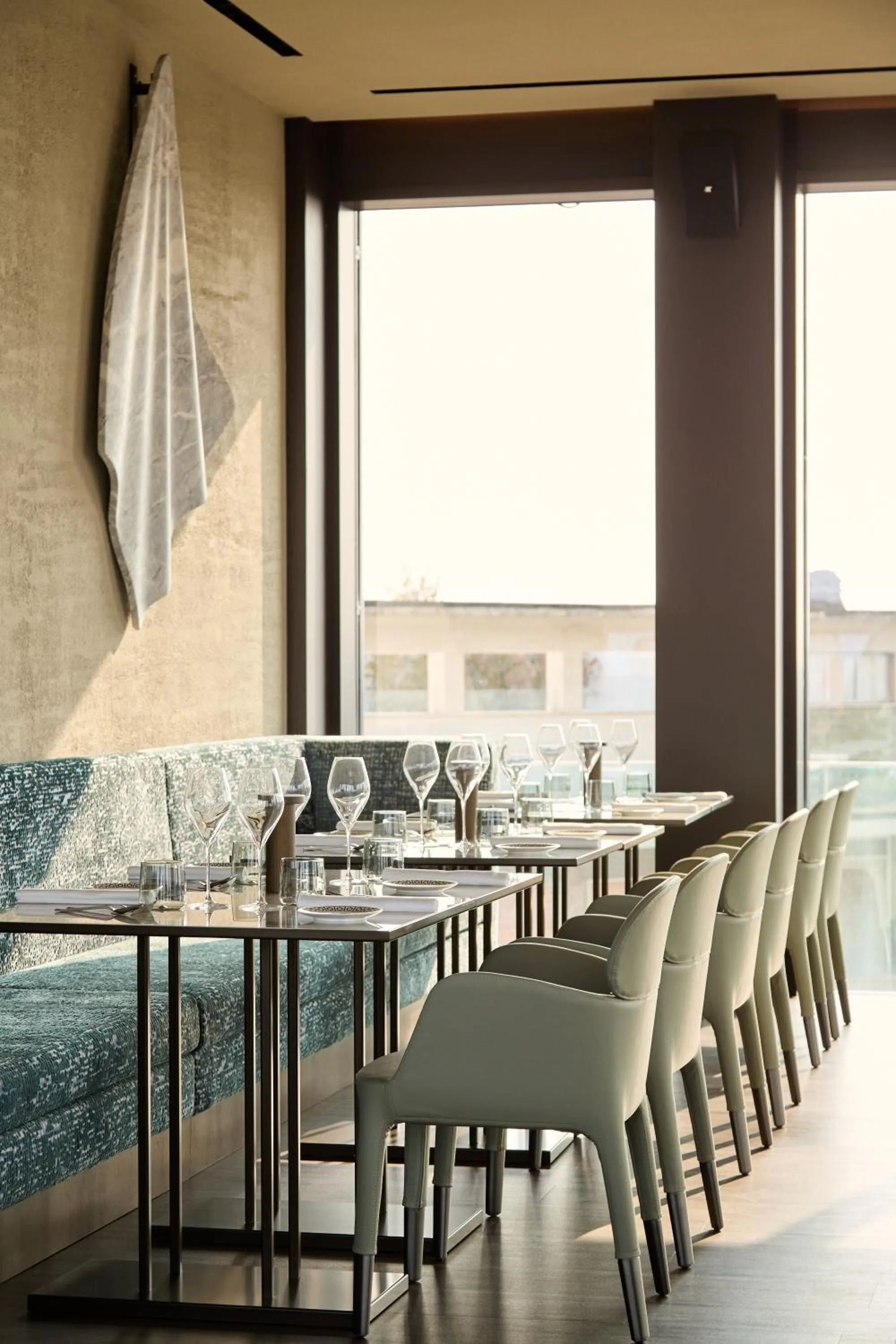 Restaurant/places to eat in Uptown Palace