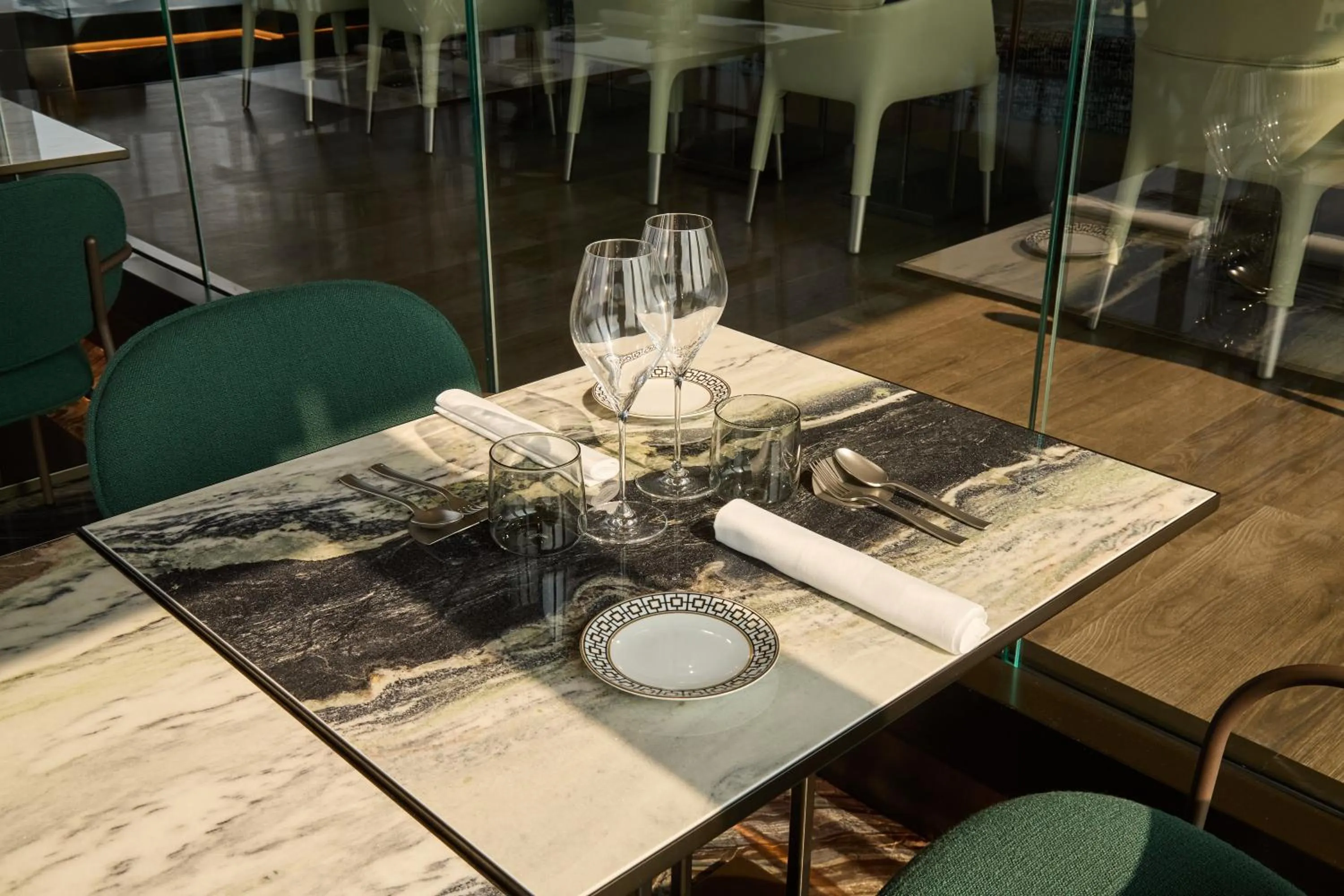 Restaurant/places to eat in Uptown Palace