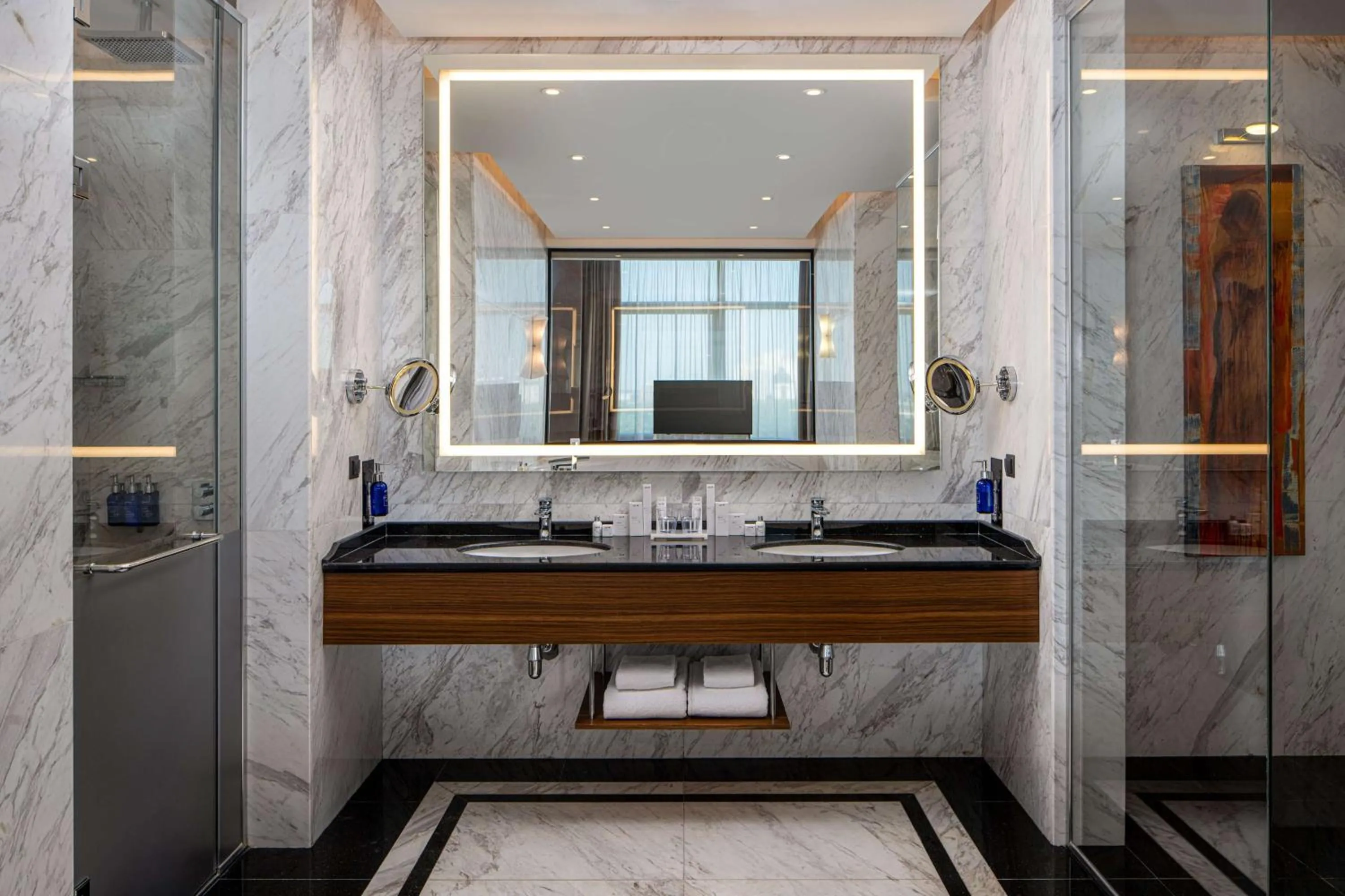 Bathroom in Radisson Blu Leogrand Hotel