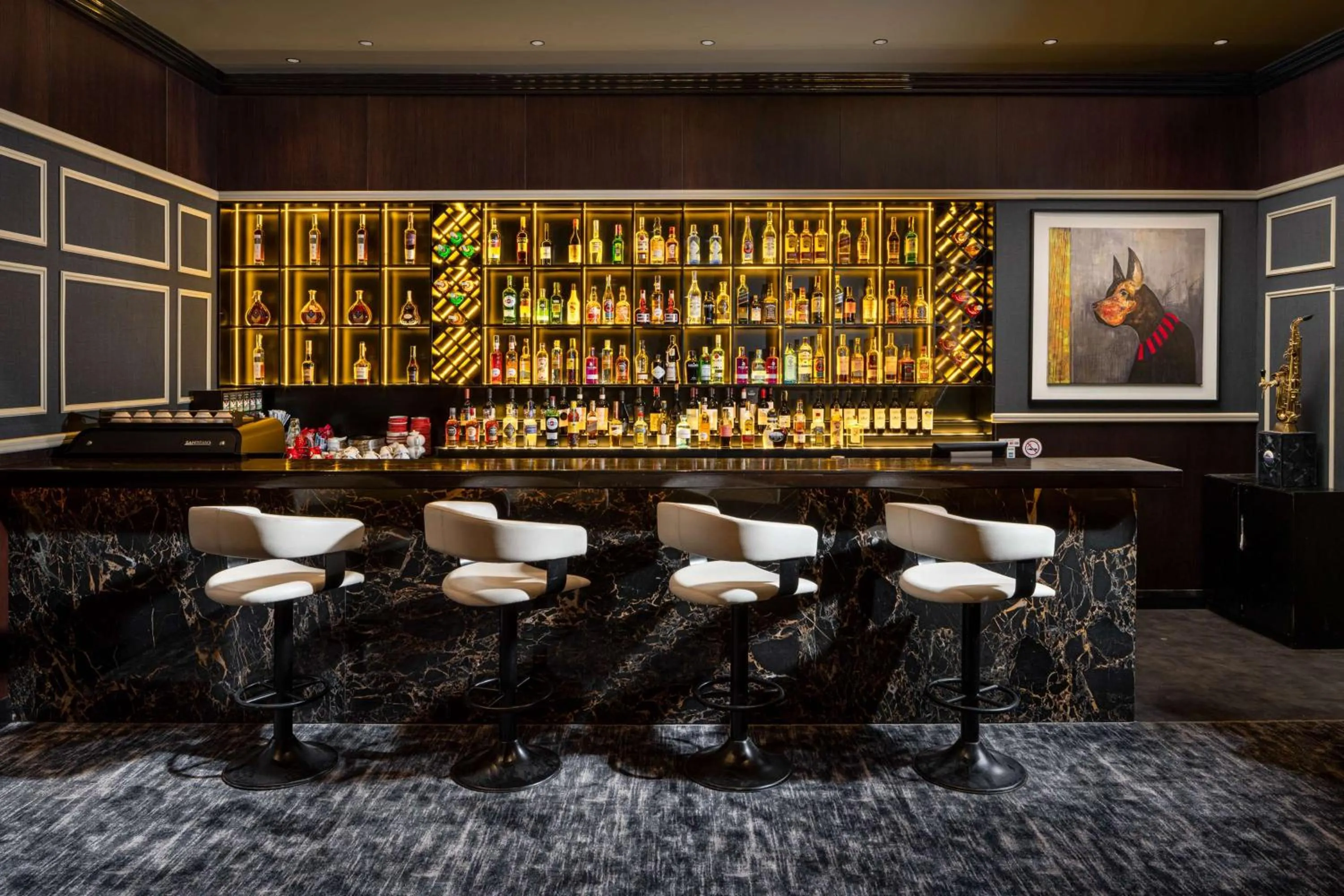 Lounge or bar in Radisson Blu Leogrand Hotel