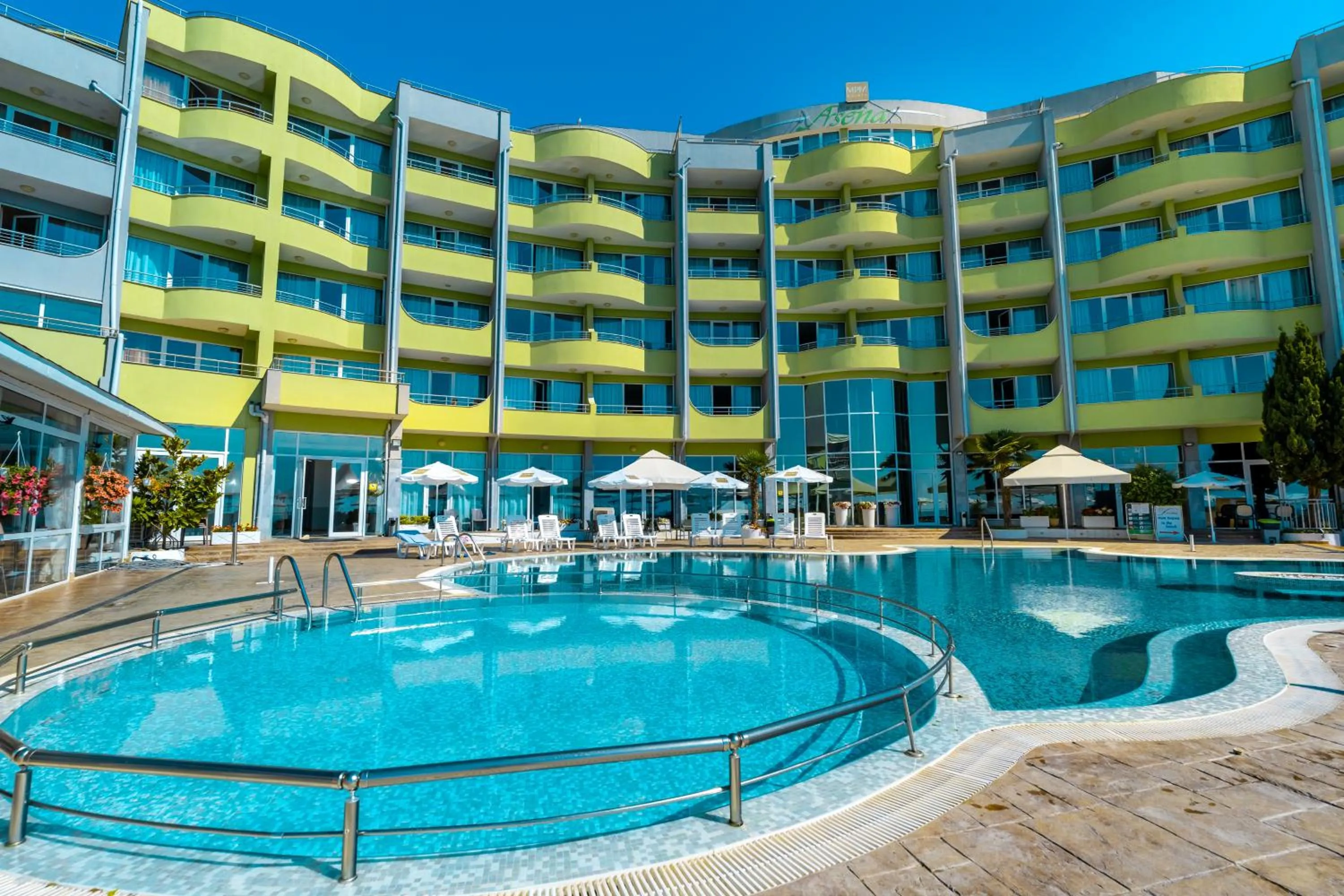 Property building in MPM Hotel Arsena - Ultra All Inclusive