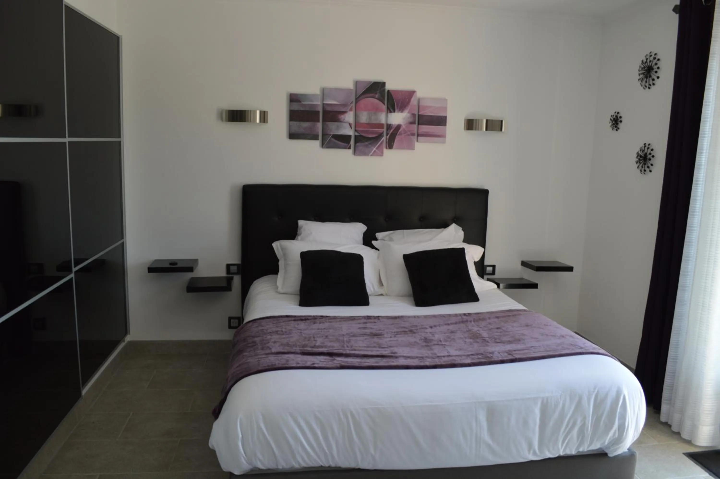 Patio, Bed in Villa La Terre Des Lauriers