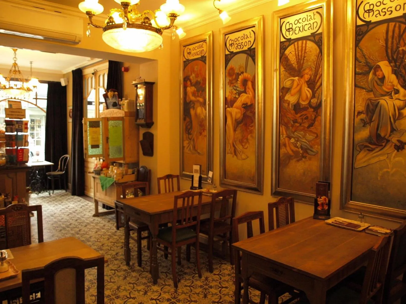 Restaurant/places to eat in B&B Bon-Bon 'nuit'