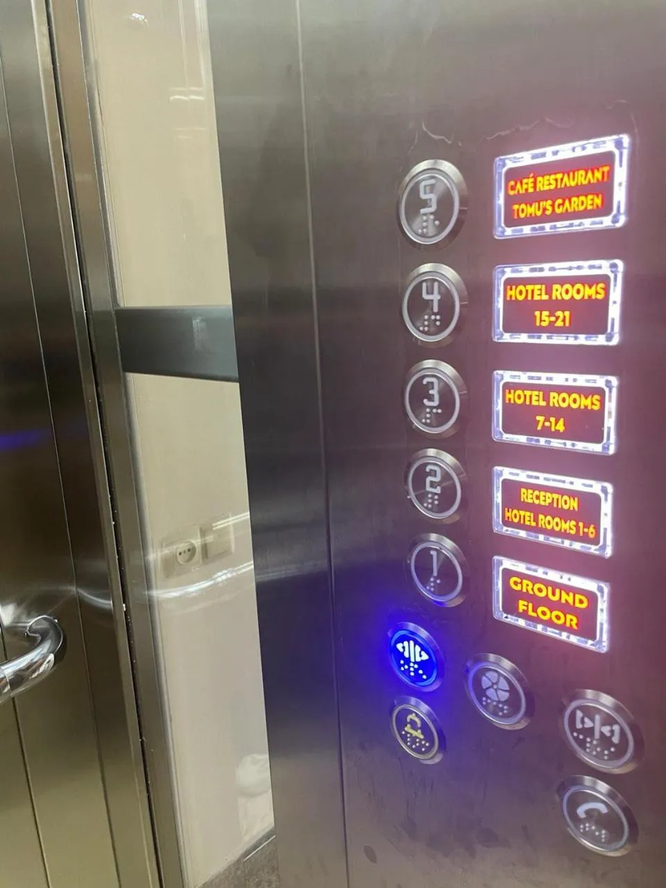 elevator in Tomu's Hotel