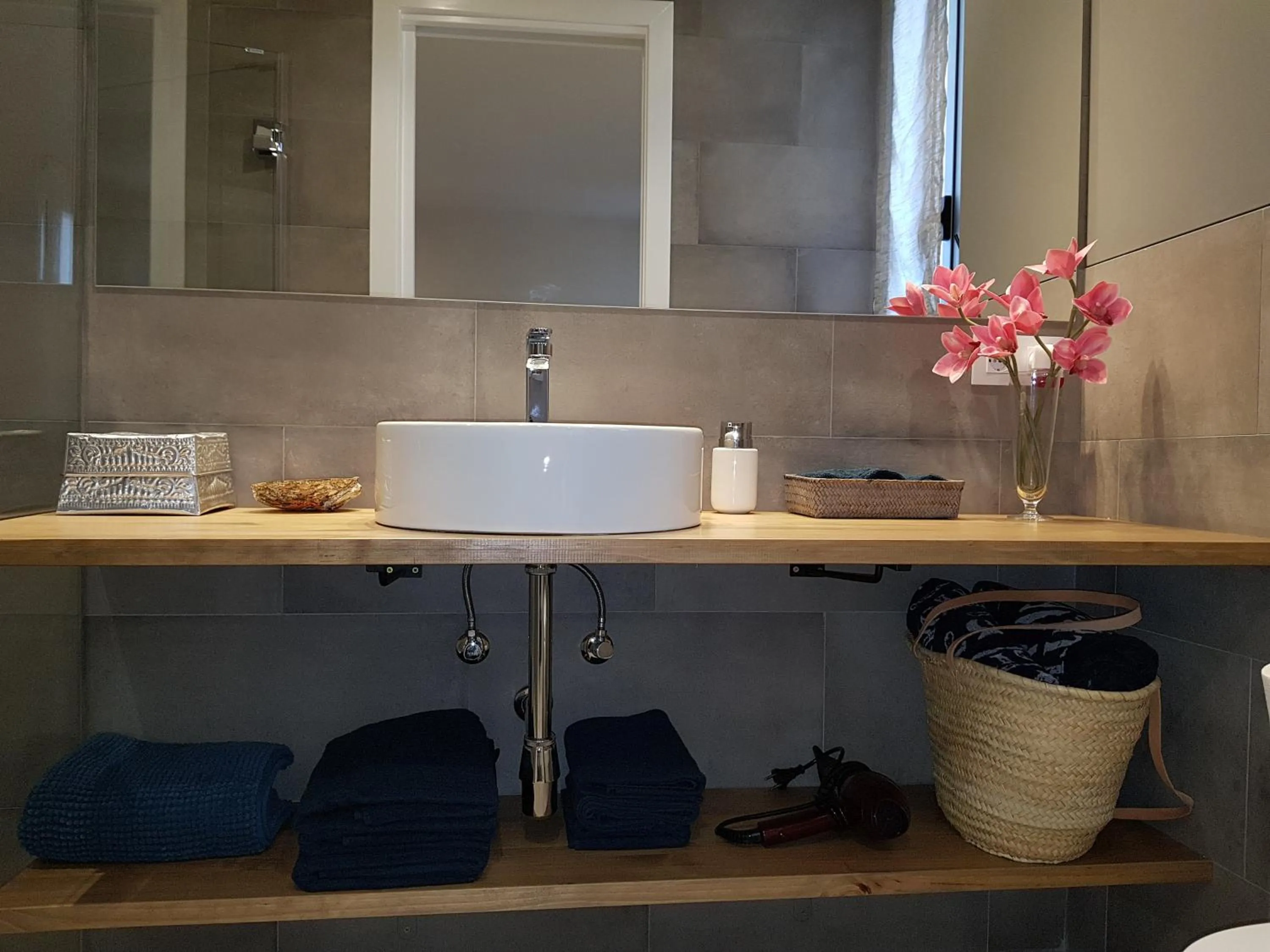 Bathroom in Gava Ocean View