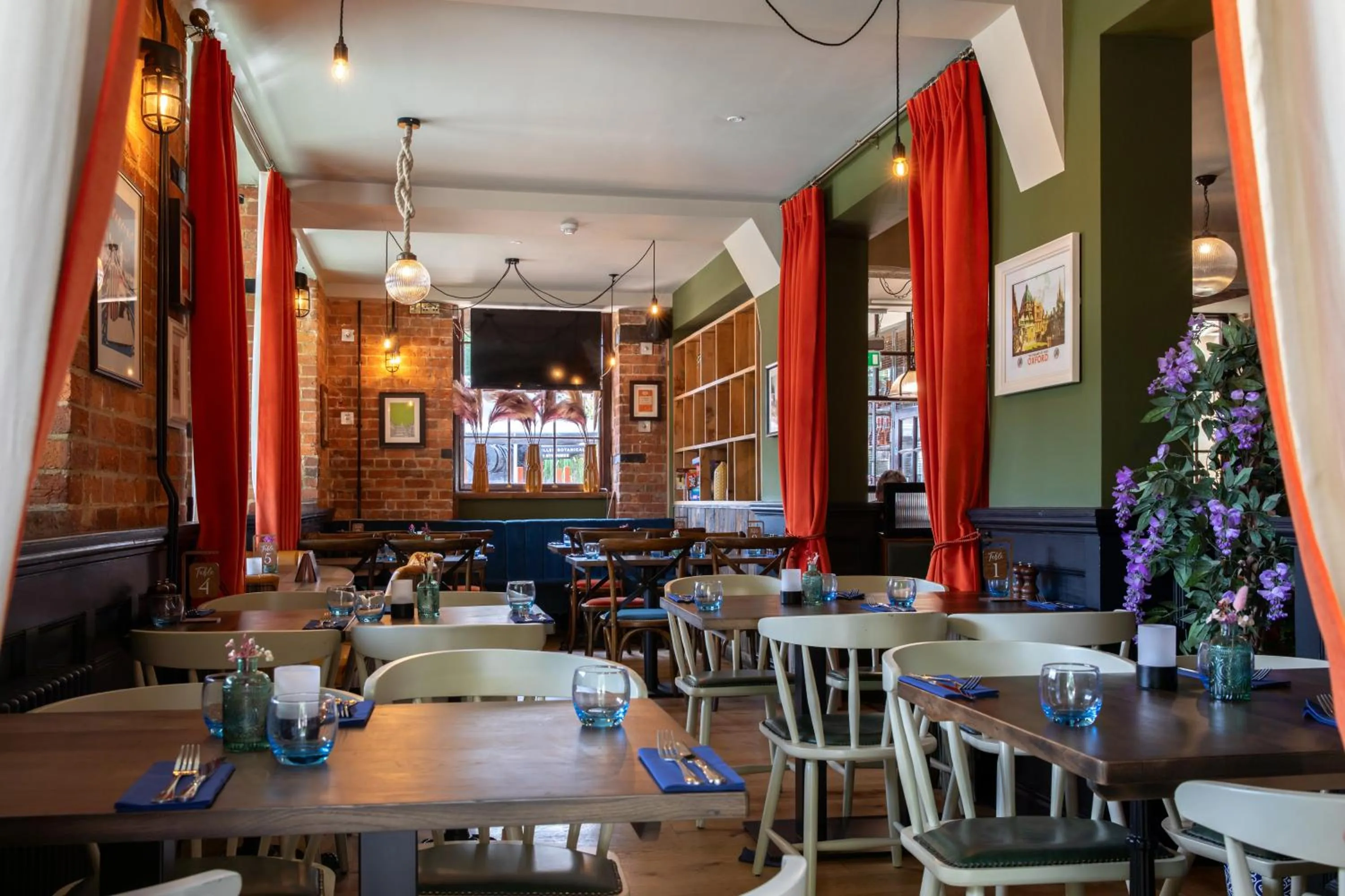 Restaurant/places to eat in Head of the River