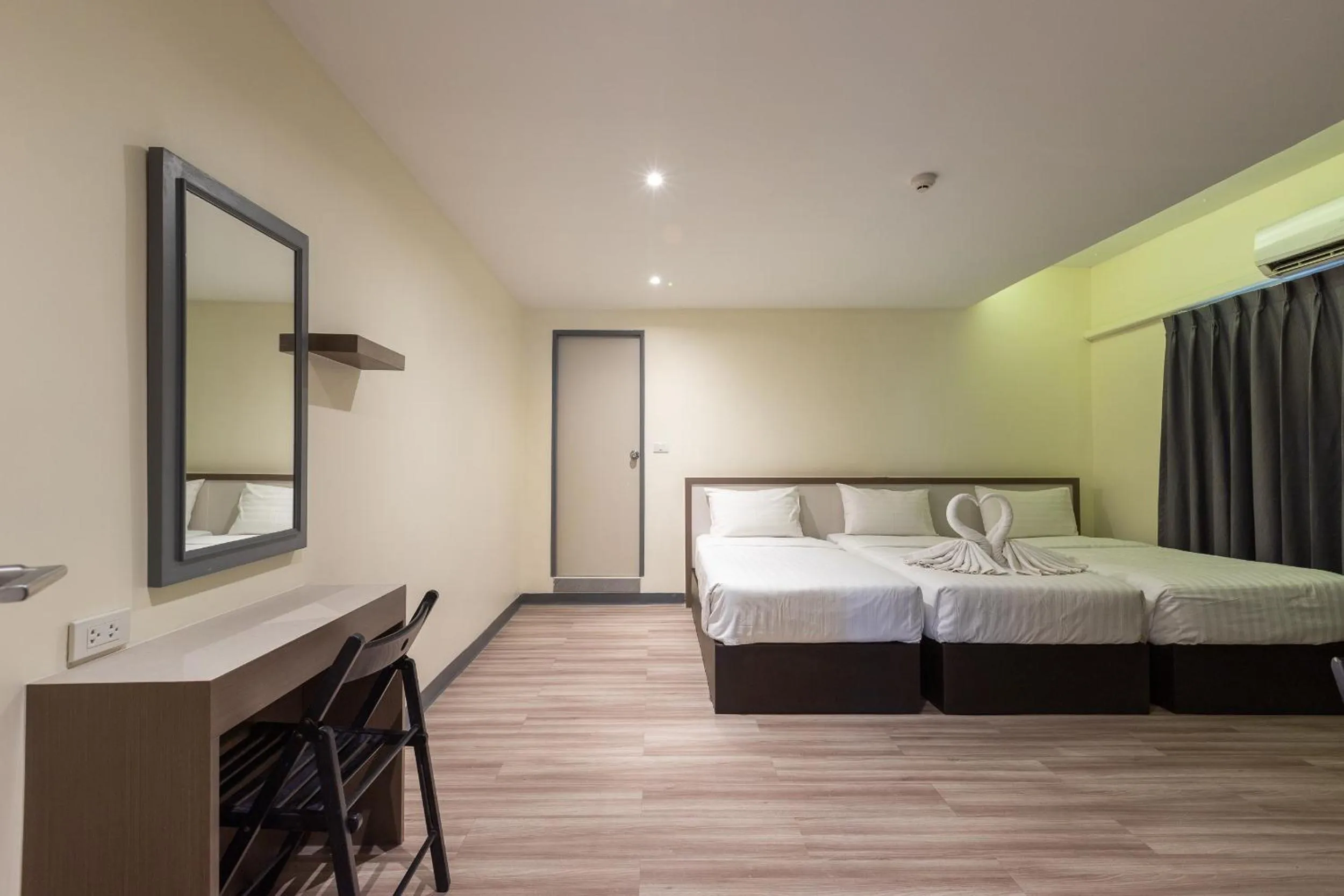 Bedroom, Bed in Siam Star Hotel