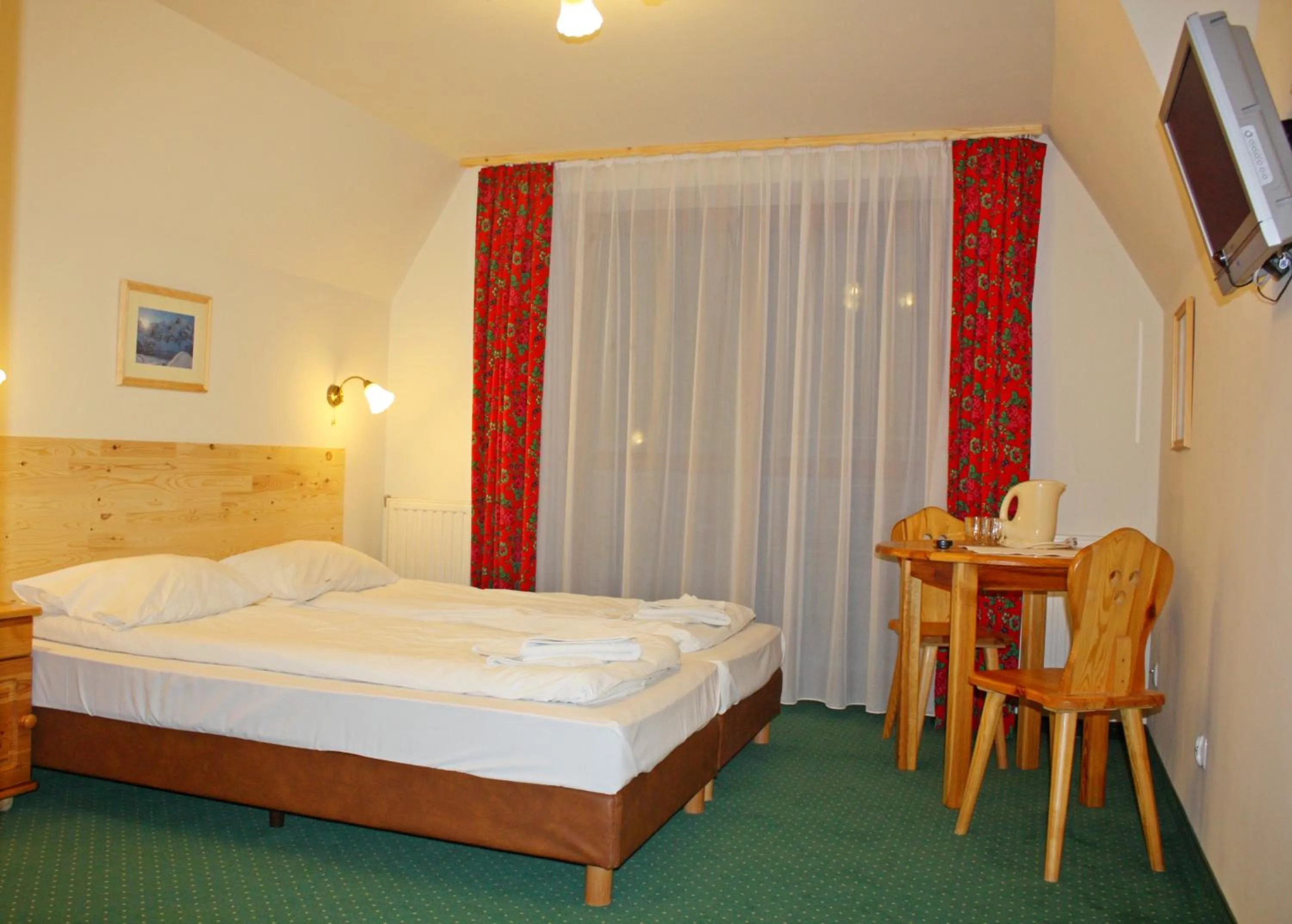 Photo of the whole room, Bed in Willa Halka