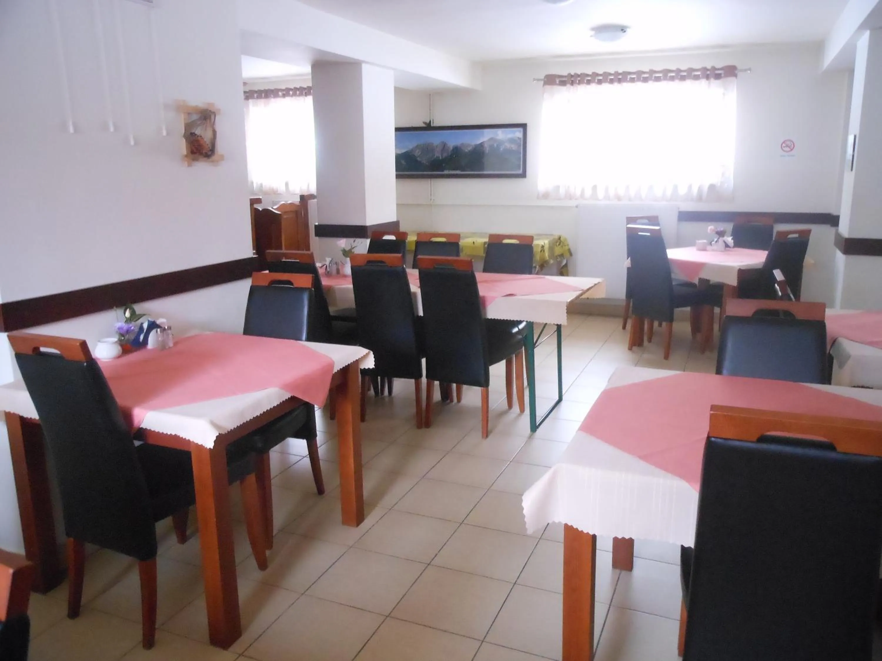 Restaurant/places to eat in Willa Halka