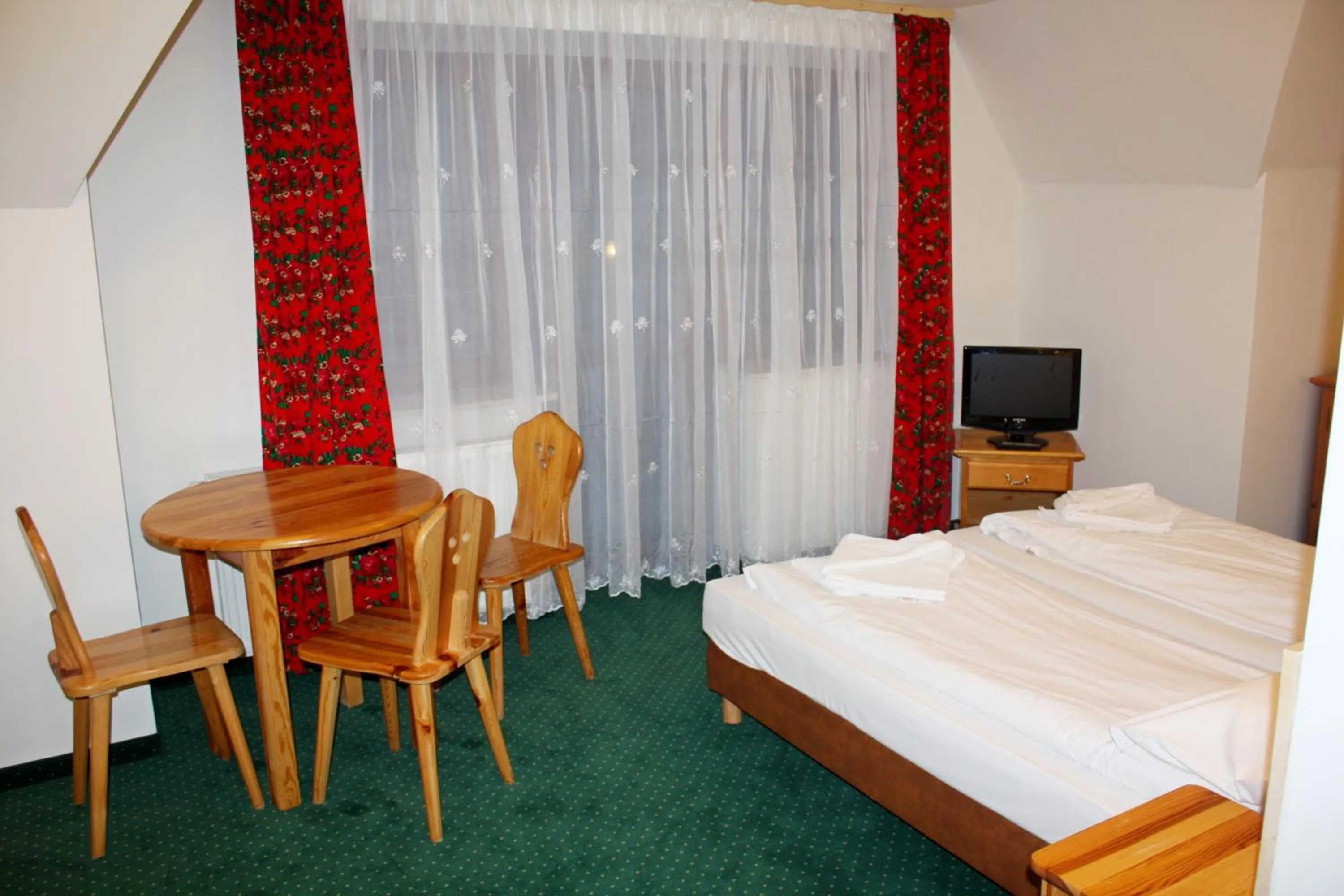 Photo of the whole room, Bed in Willa Halka