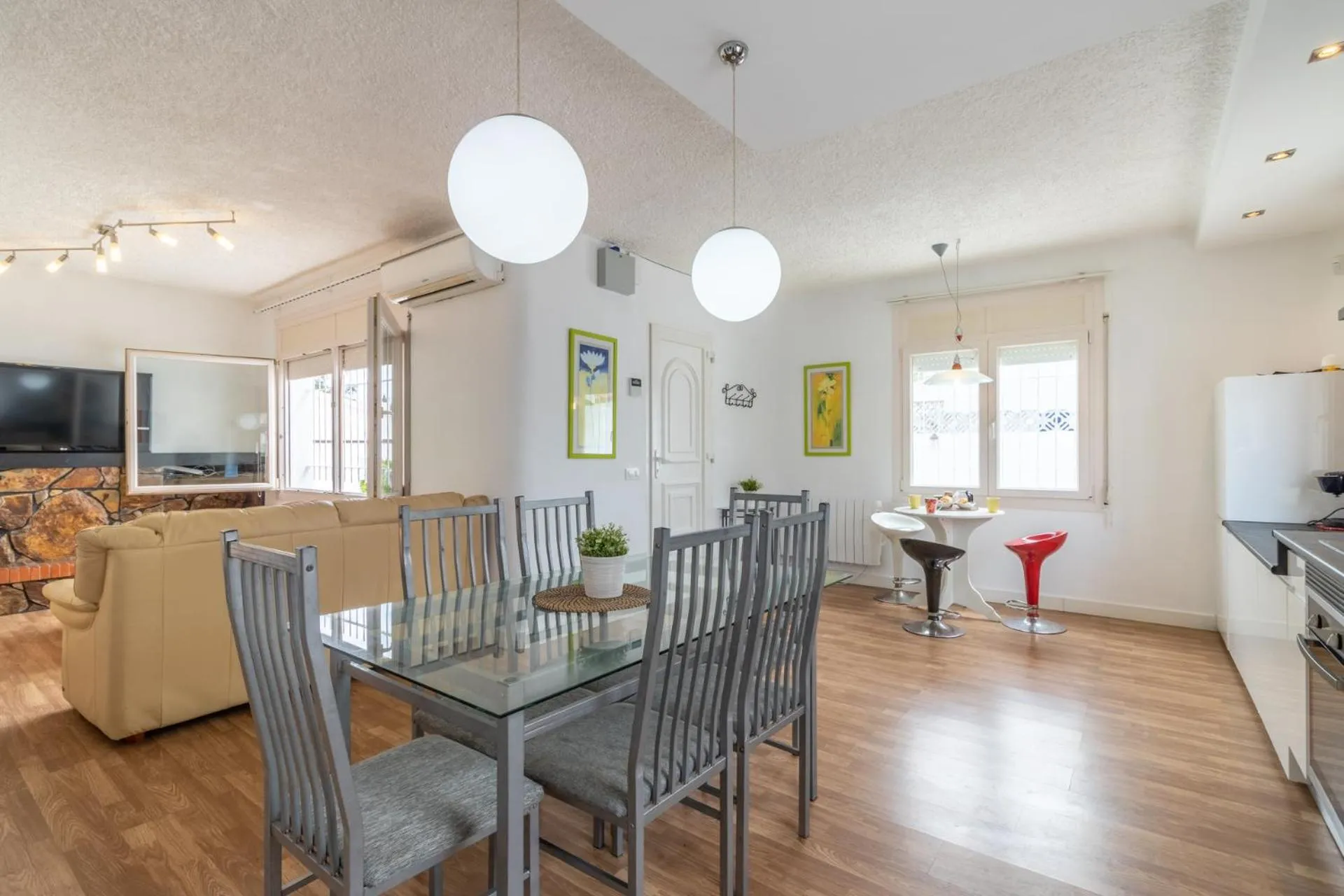 Dining area in Goldhome - Montseny 11 - Private heated pool