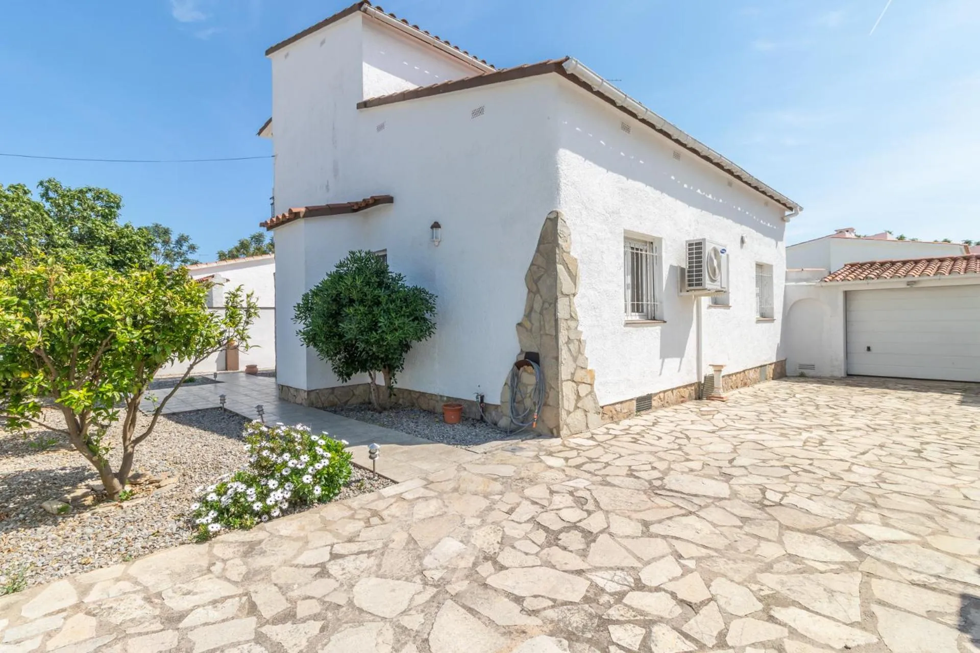 Property building in Goldhome - Montseny 11 - Private heated pool