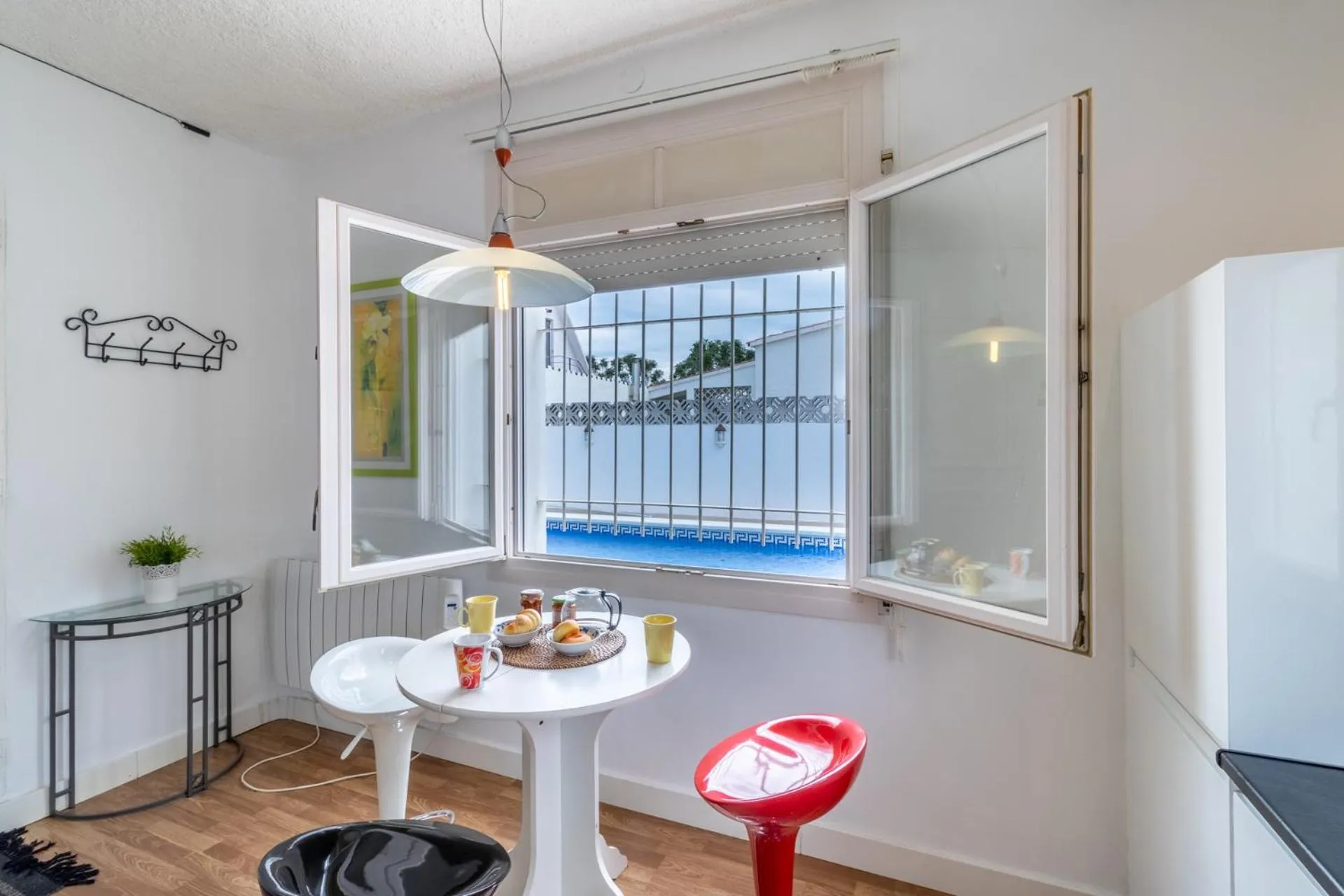 Dining area in Goldhome - Montseny 11 - Private heated pool
