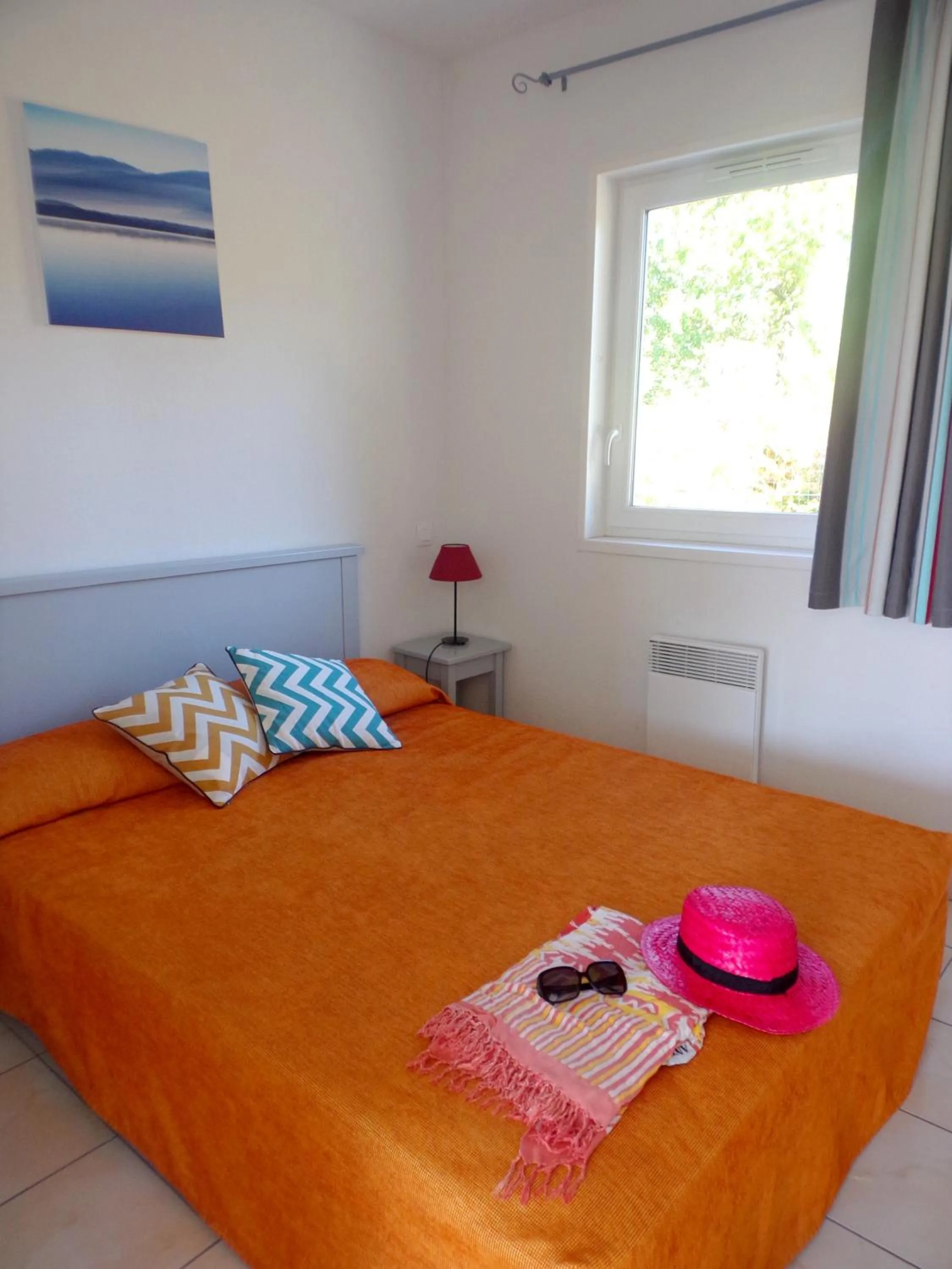 Photo of the whole room, Bed in Vacancéole - Le Domaine des Grands Lacs