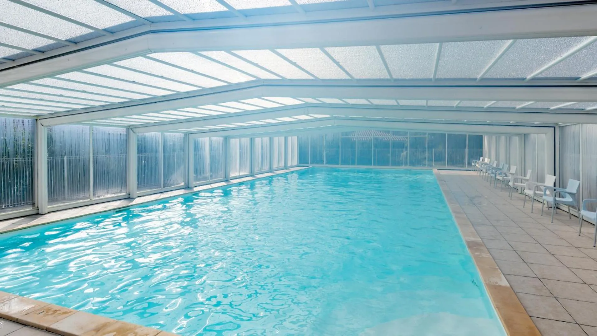 Swimming pool in Vacancéole - Le Domaine des Grands Lacs