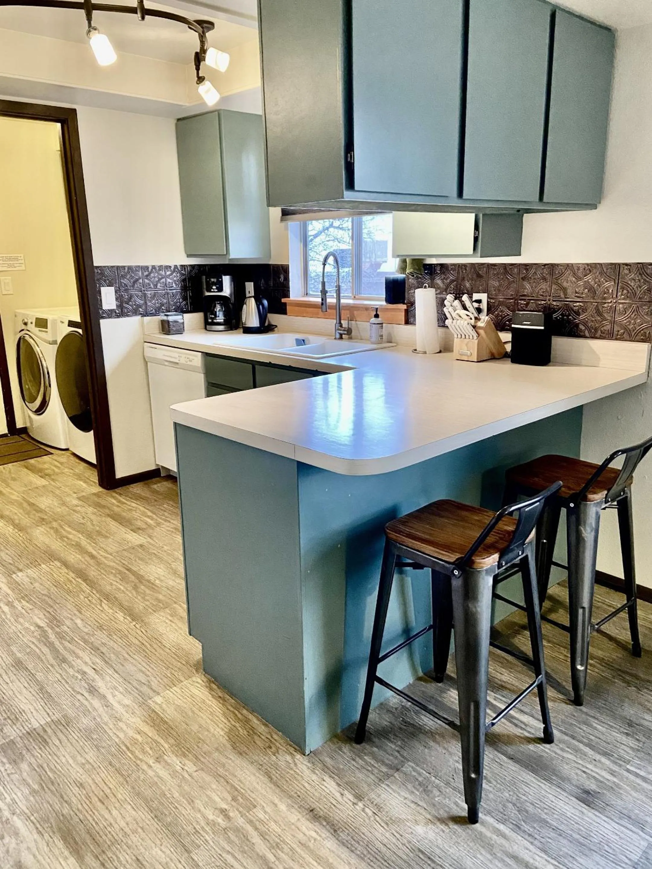 Kitchen or kitchenette in The Finca - Moab's Hidden Gem