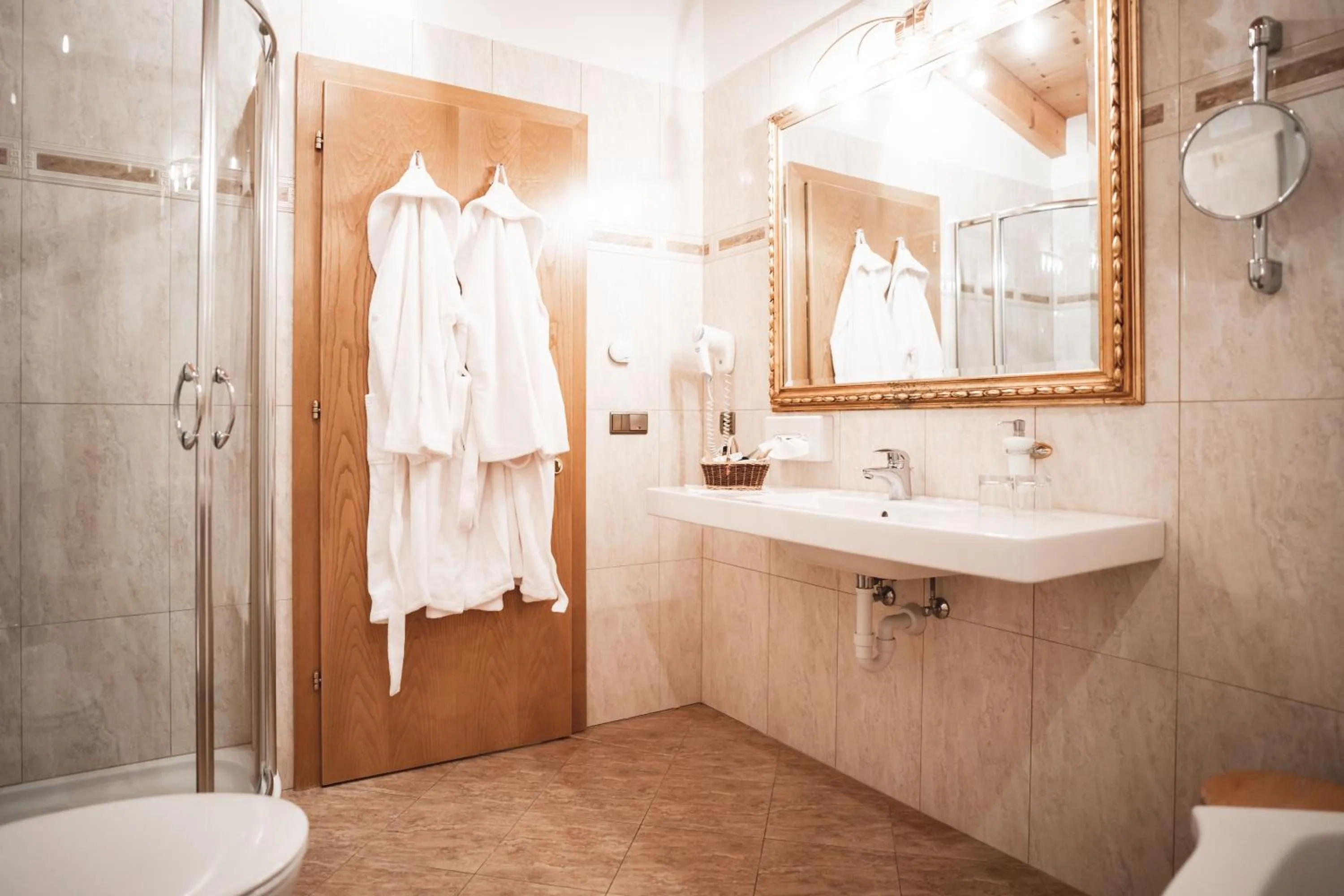 Bathroom in Arthotel Gratschwirt