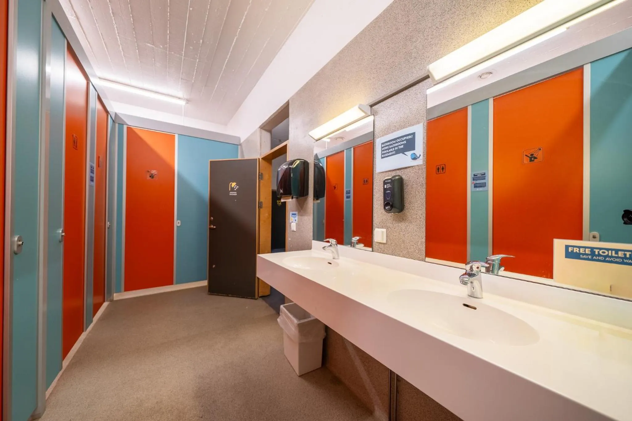 Bathroom in Dalur - HI Eco Hostel