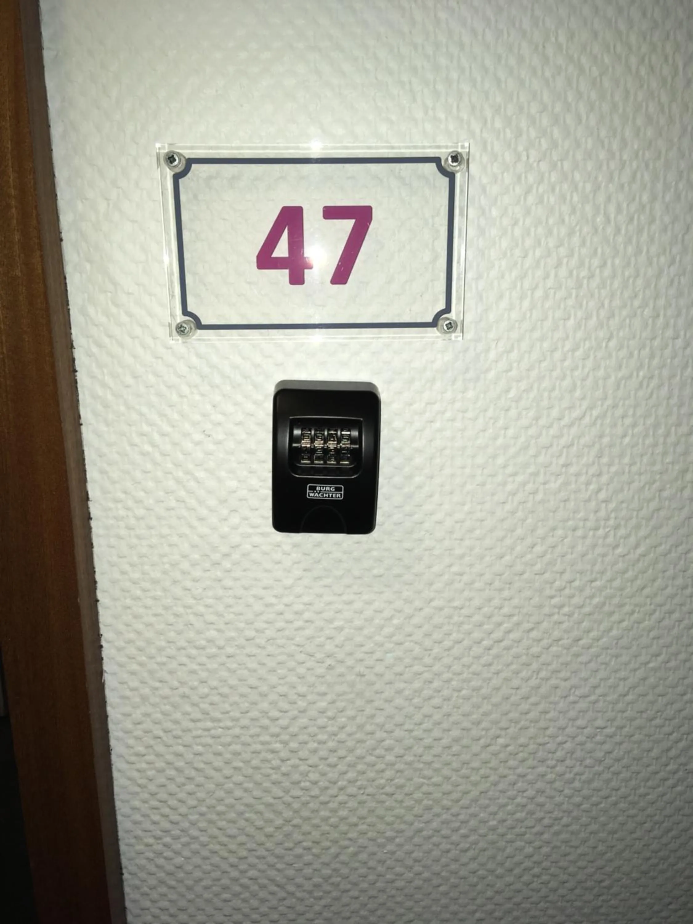 Logo/Certificate/Sign in Apartment 47