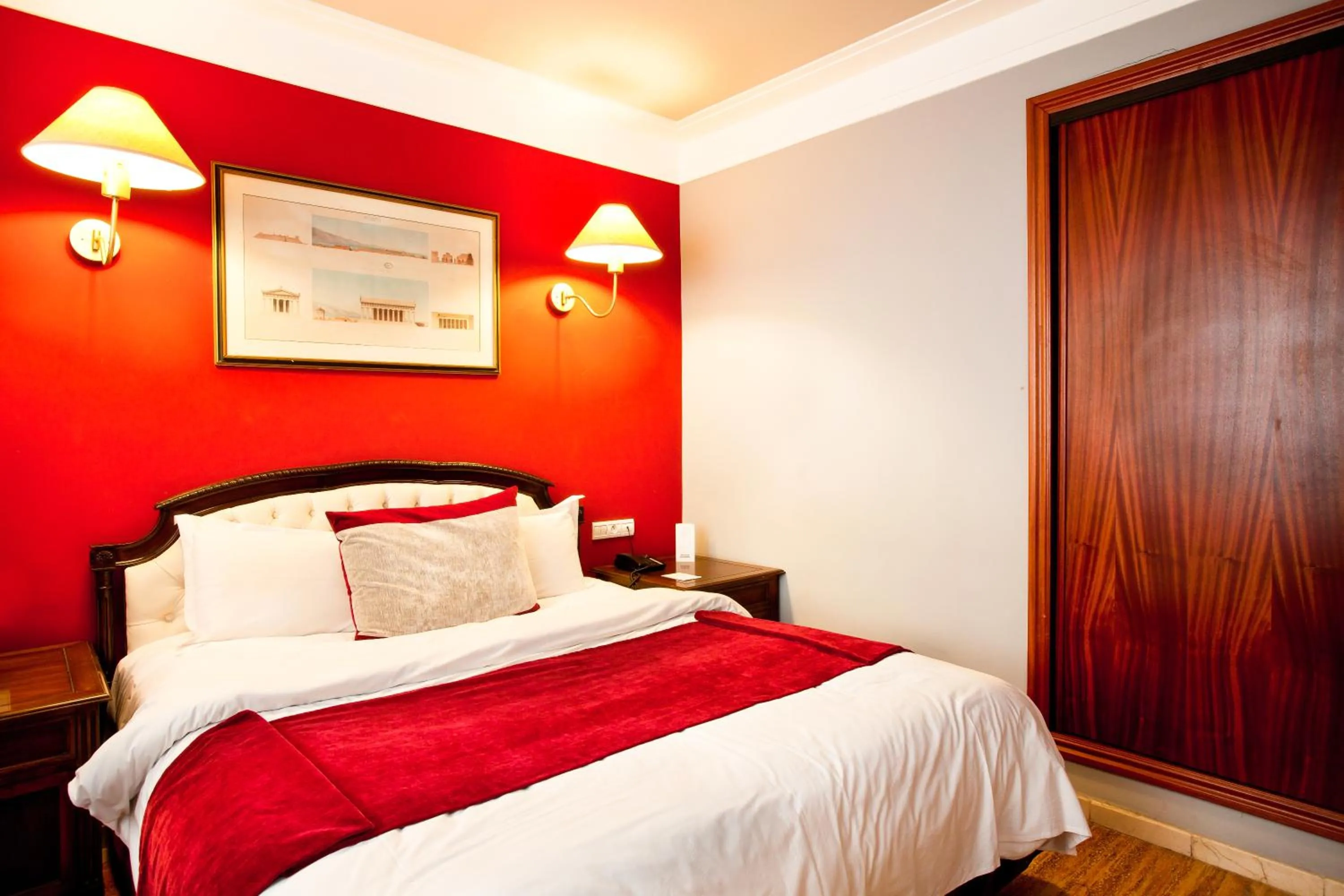 Bed in Hôtel Les Saisons