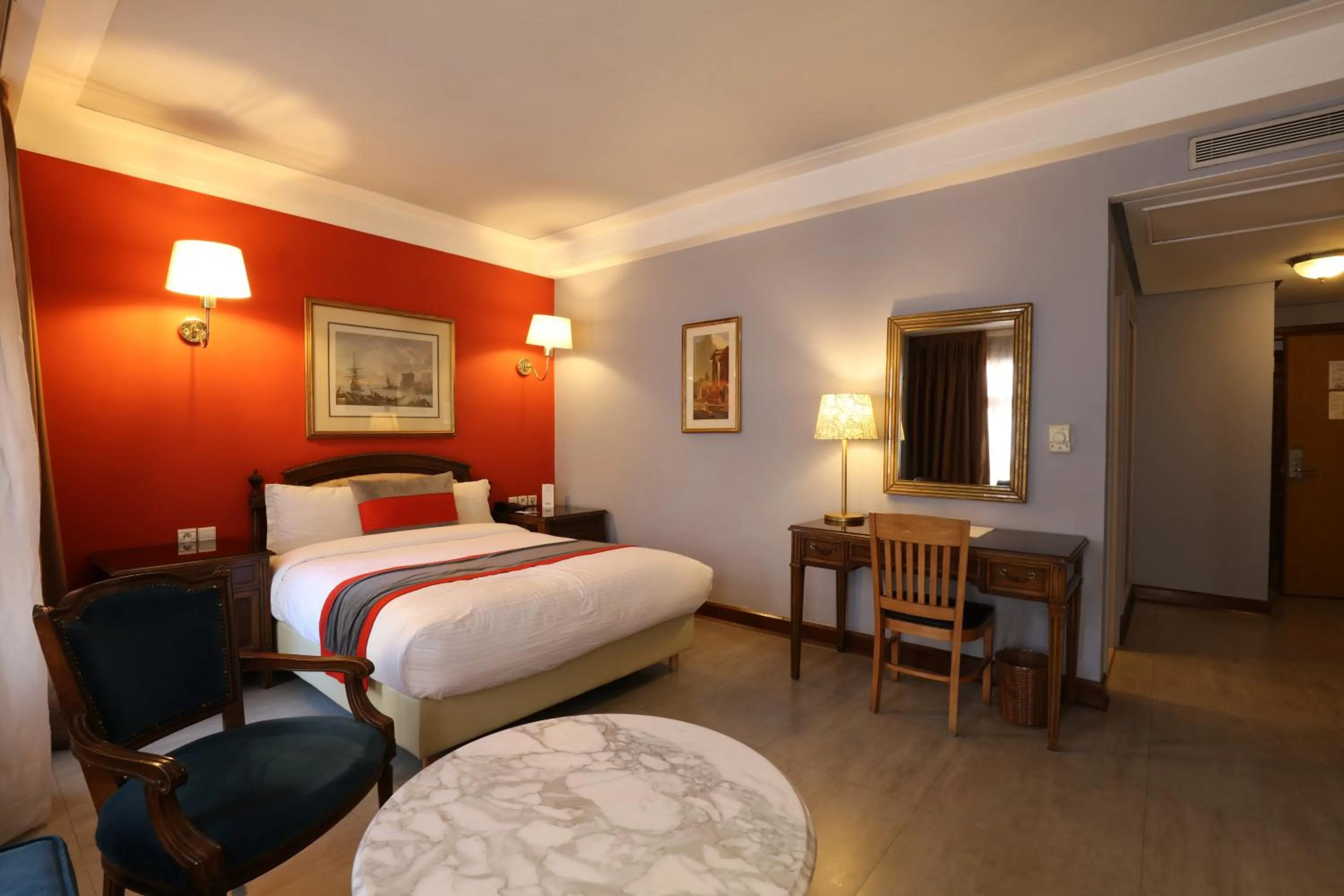 Bed in Hôtel Les Saisons