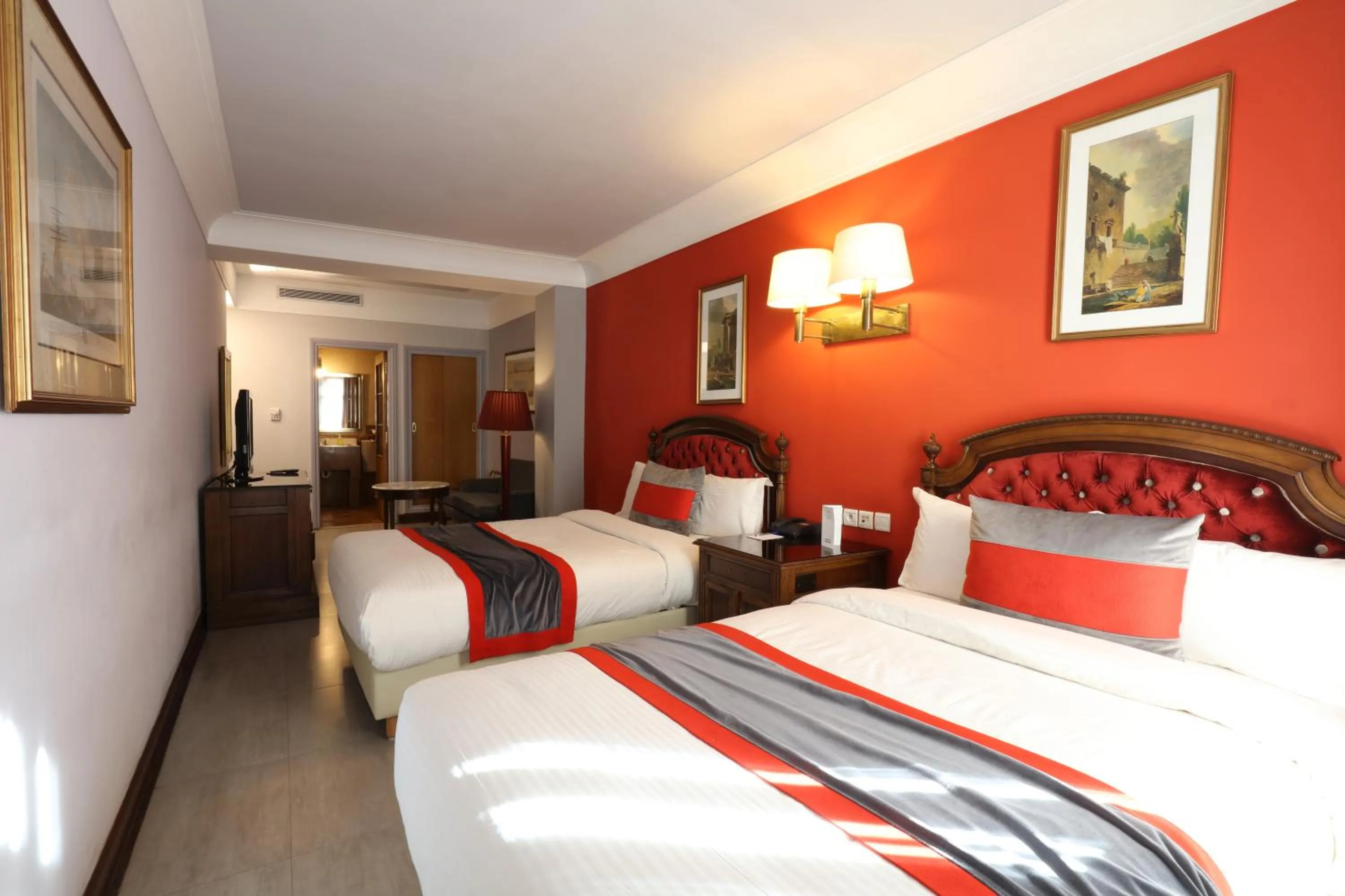 Bed in Hôtel Les Saisons