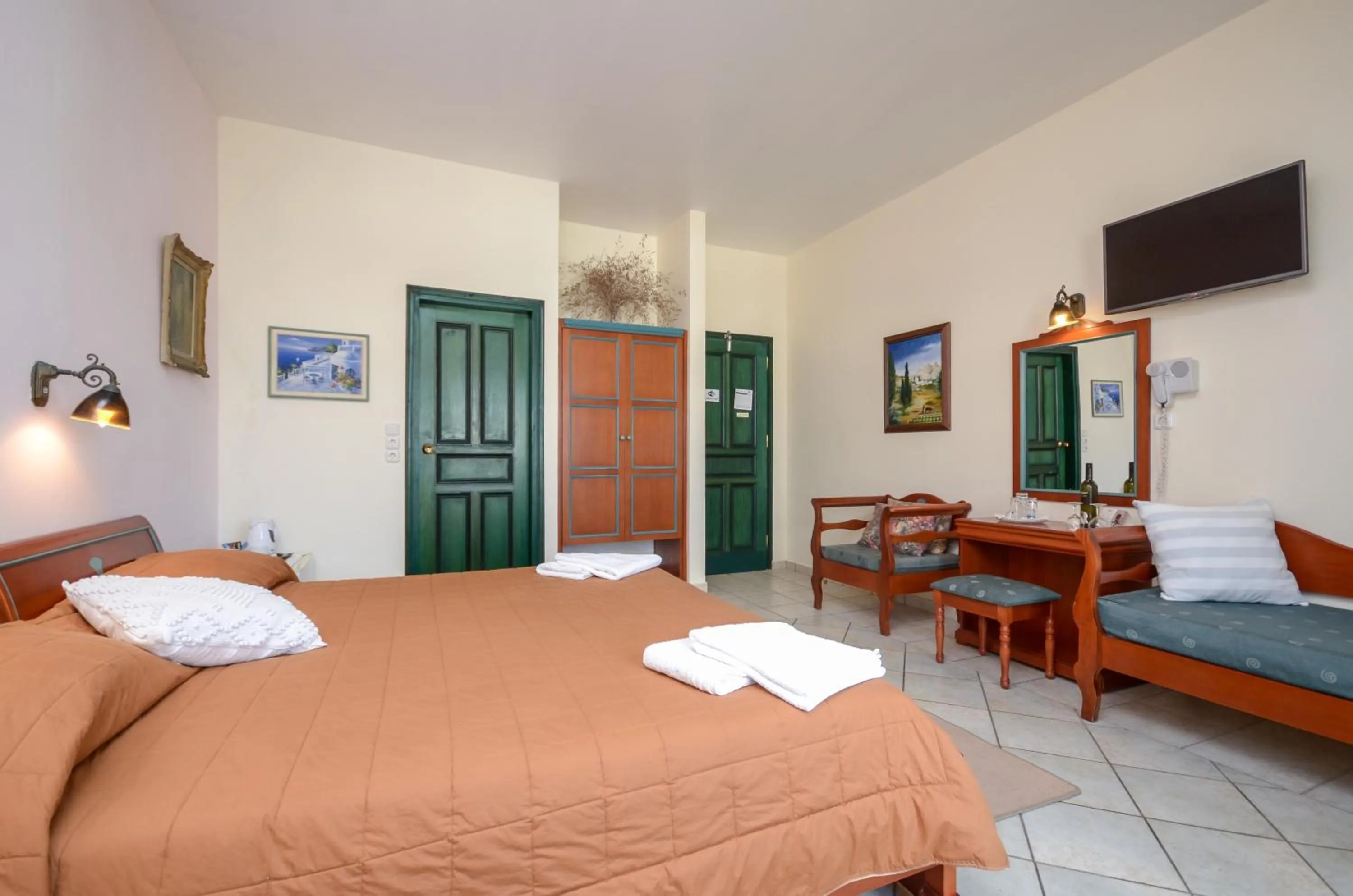 Photo of the whole room, Bed in Apollon Hotel