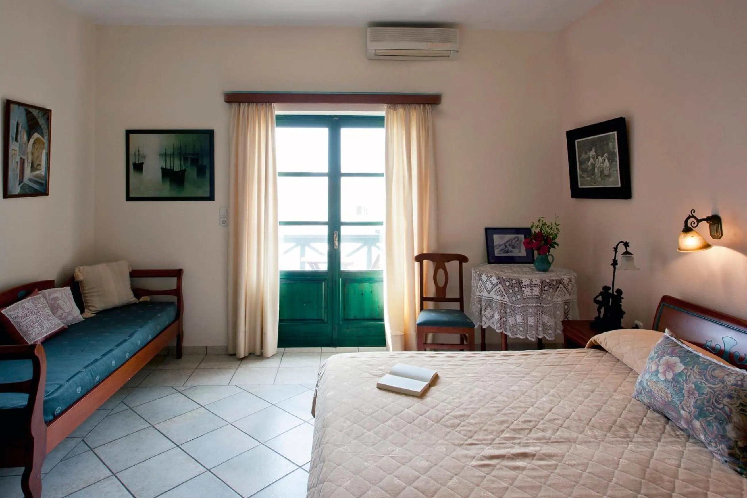 Bedroom, Bed in Apollon Hotel