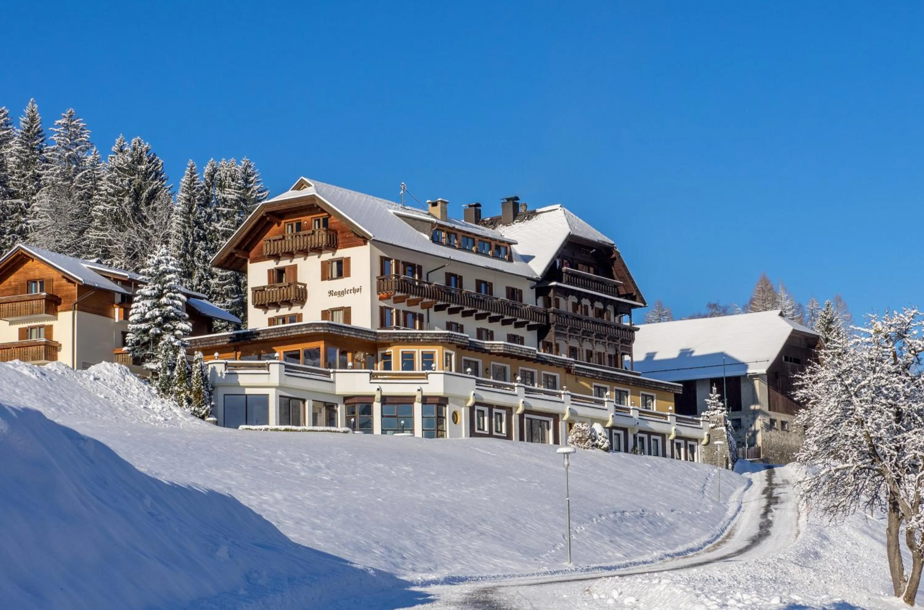 Property building in Hotel Nagglerhof am Weissensee