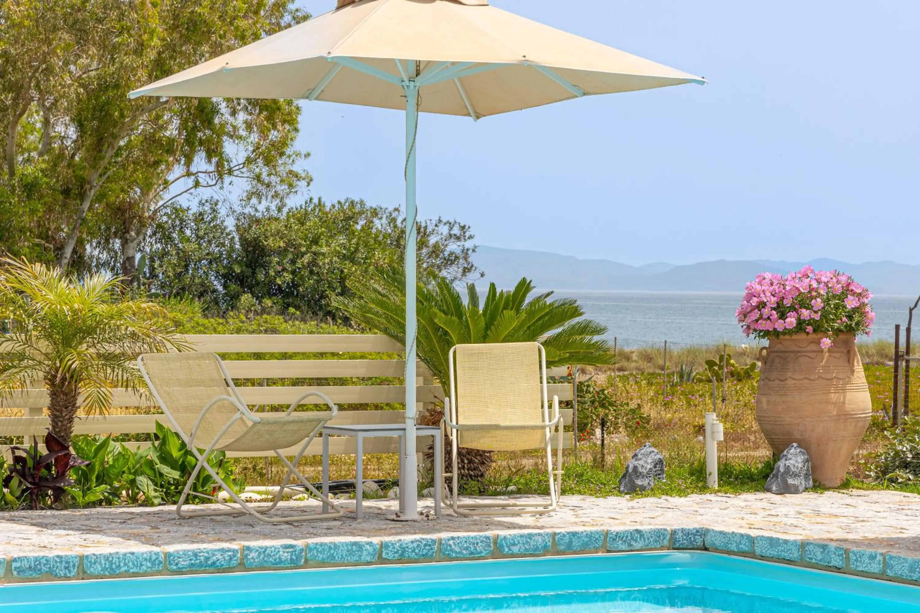 Swimming pool in Castello Antico Hotel