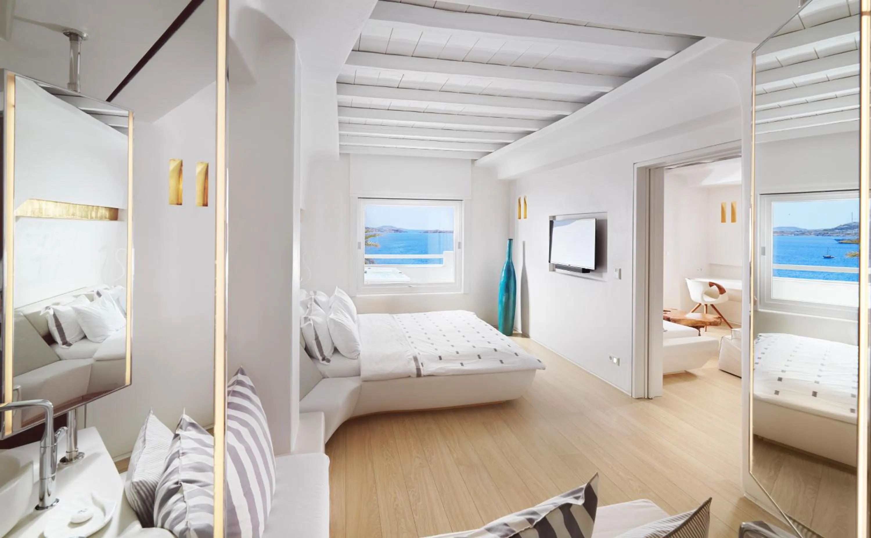 Bed in Cavo Tagoo Mykonos