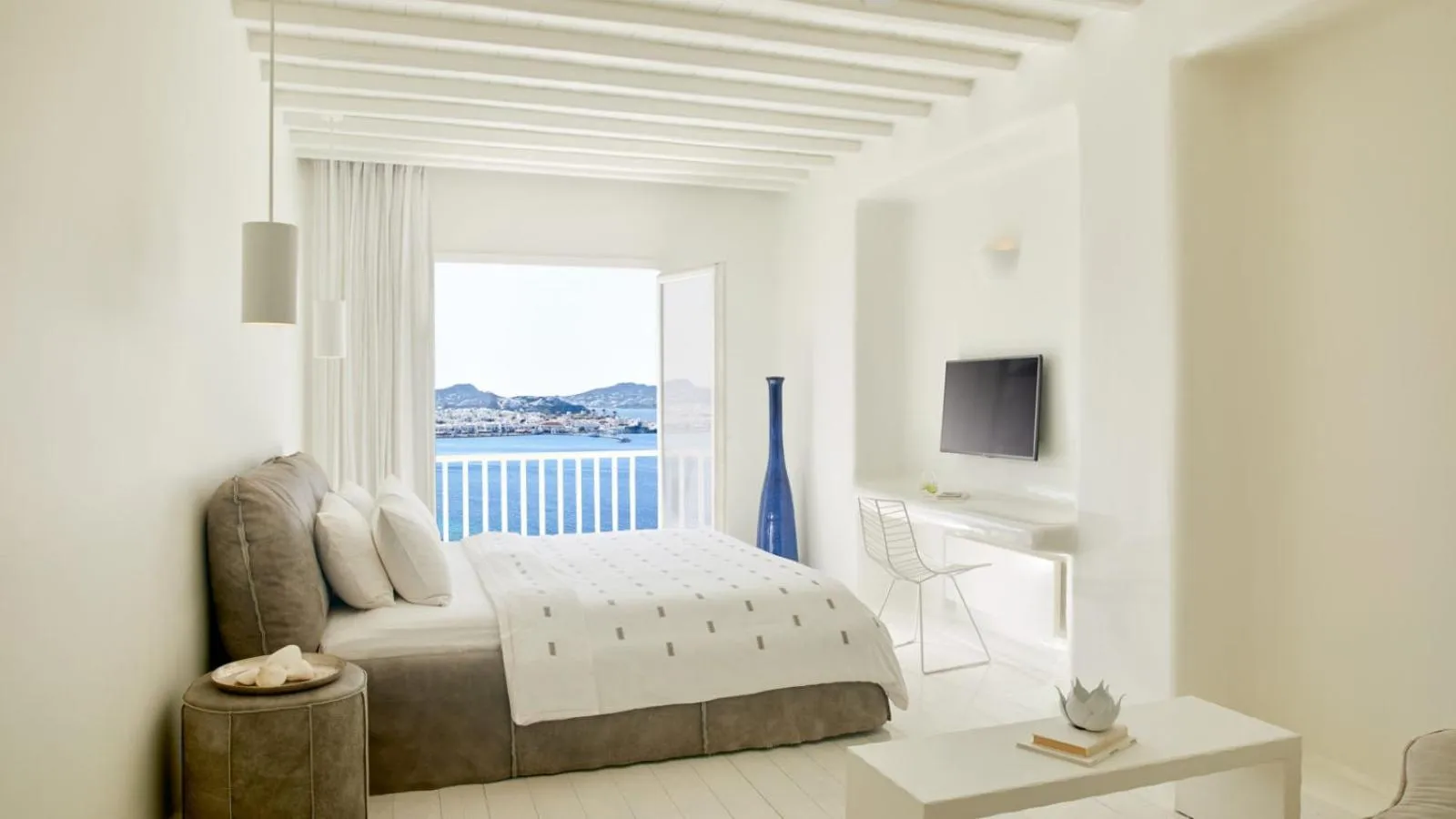 TV and multimedia, Bed in Cavo Tagoo Mykonos