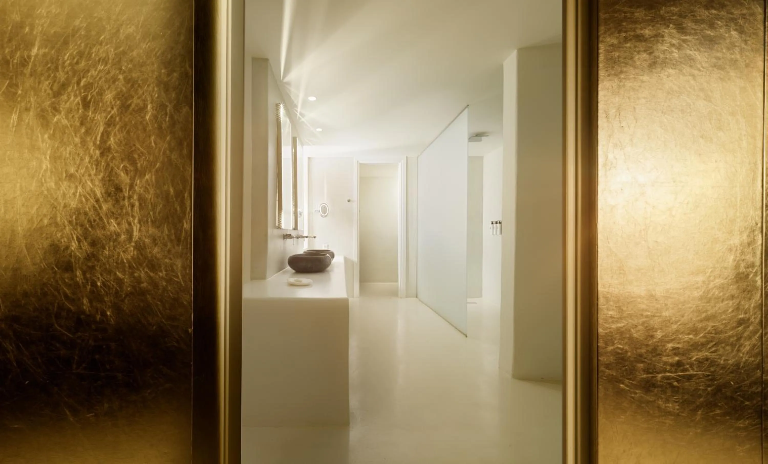 Shower in Cavo Tagoo Mykonos