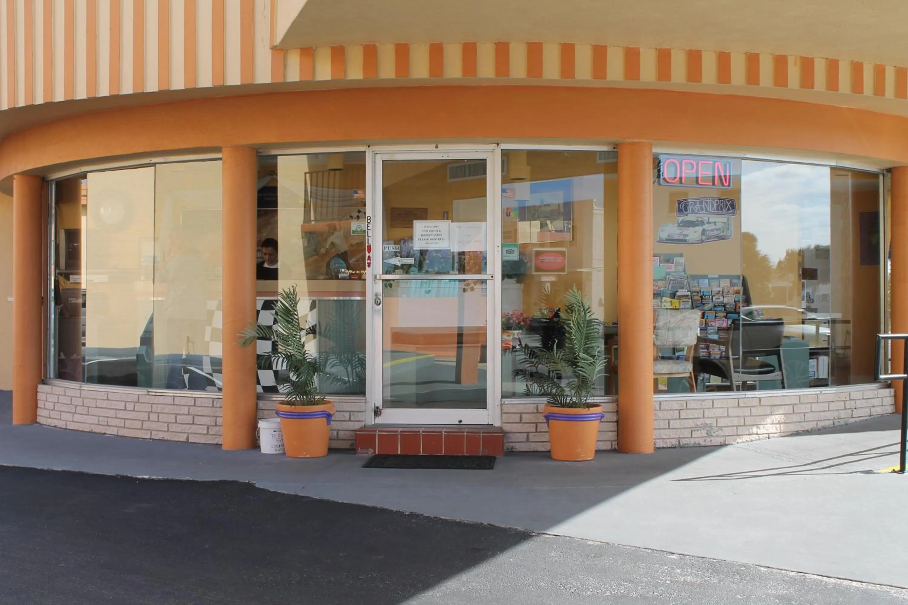 Lobby or reception in Grand Prix Motel Beach Front