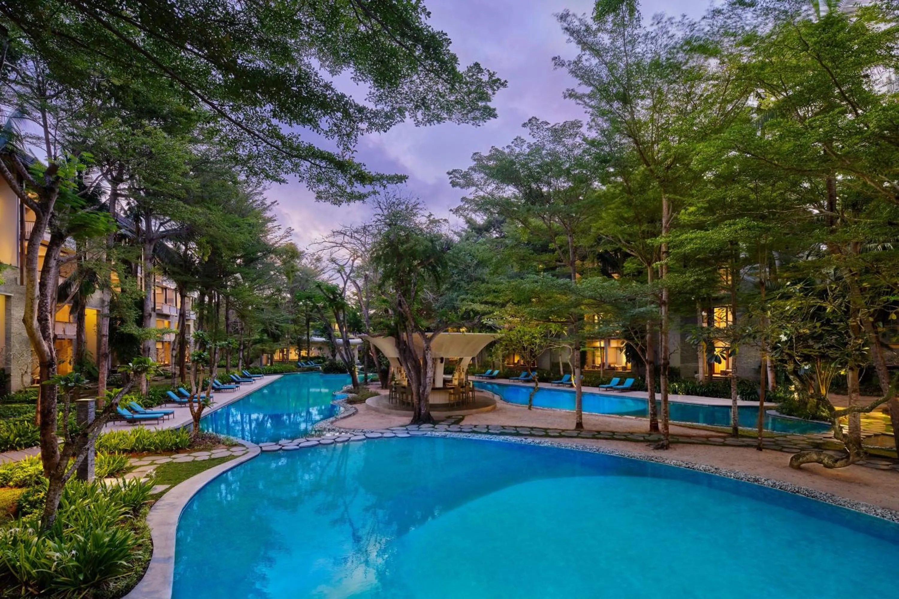 Swimming pool in Courtyard by Marriott Bali Nusa Dua Resort