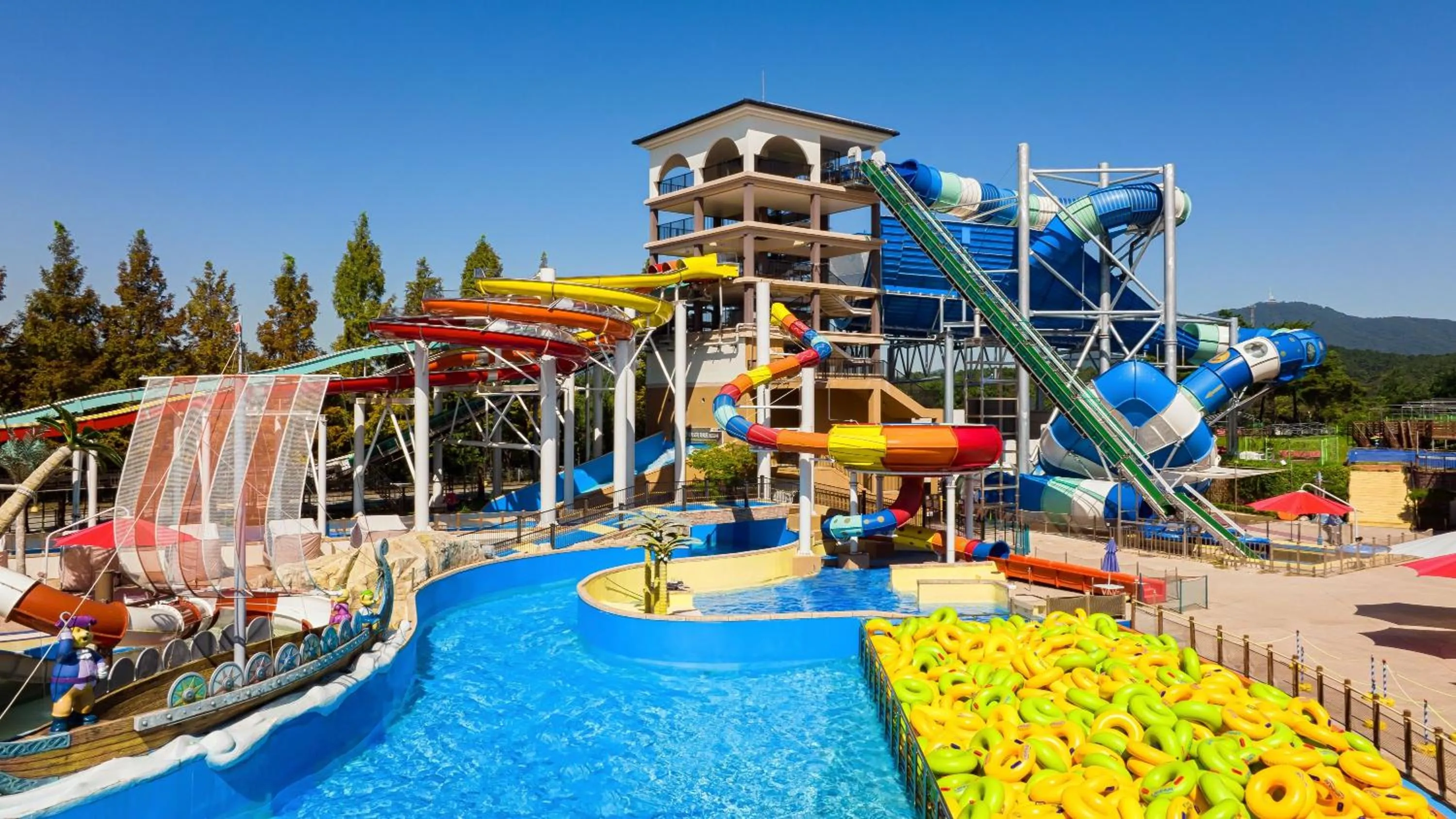 Aqua park in Sono Belle Cheonan