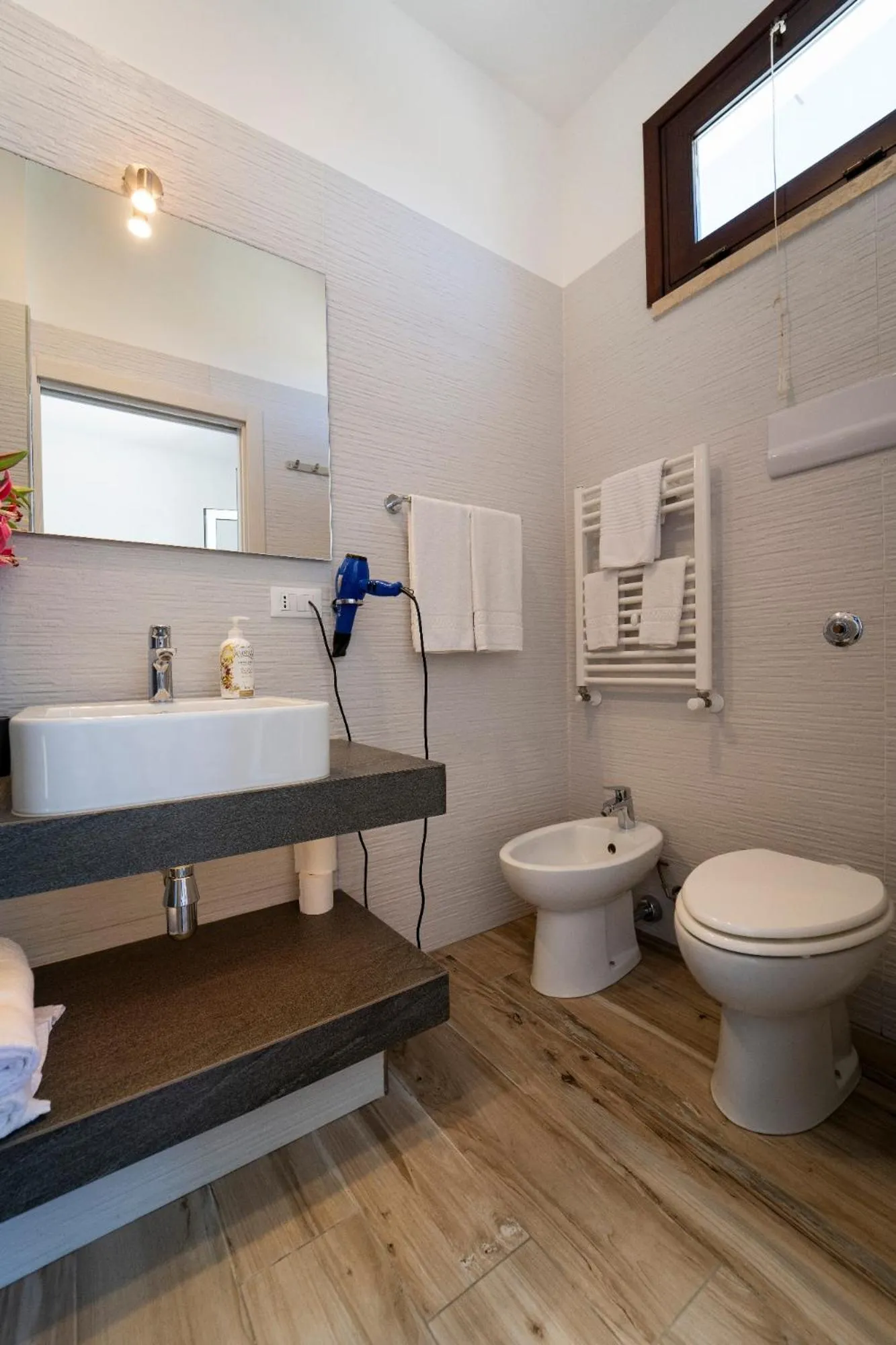 Toilet in Hotel Antica Cascina Del Golfo