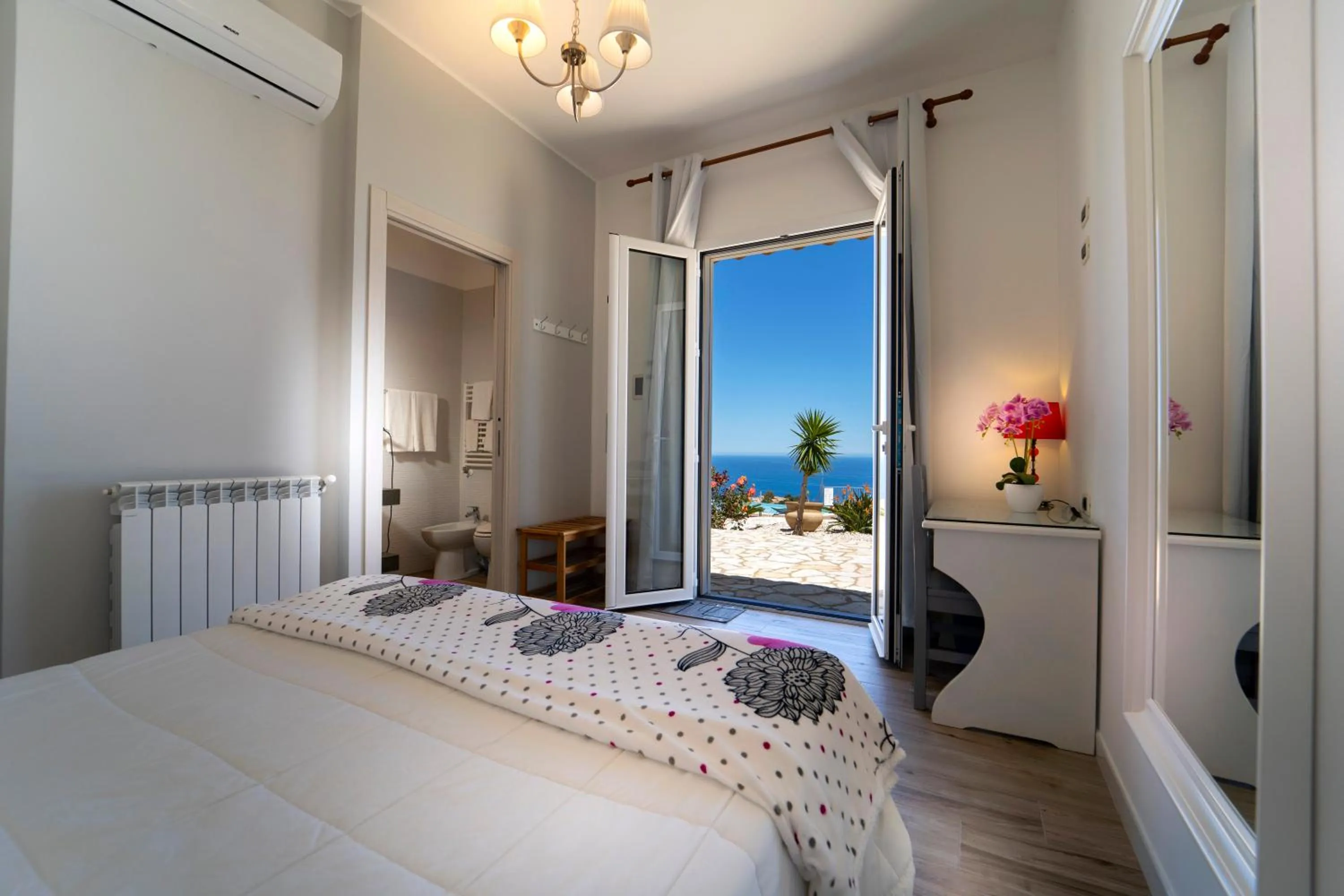 Bed in Hotel Antica Cascina Del Golfo