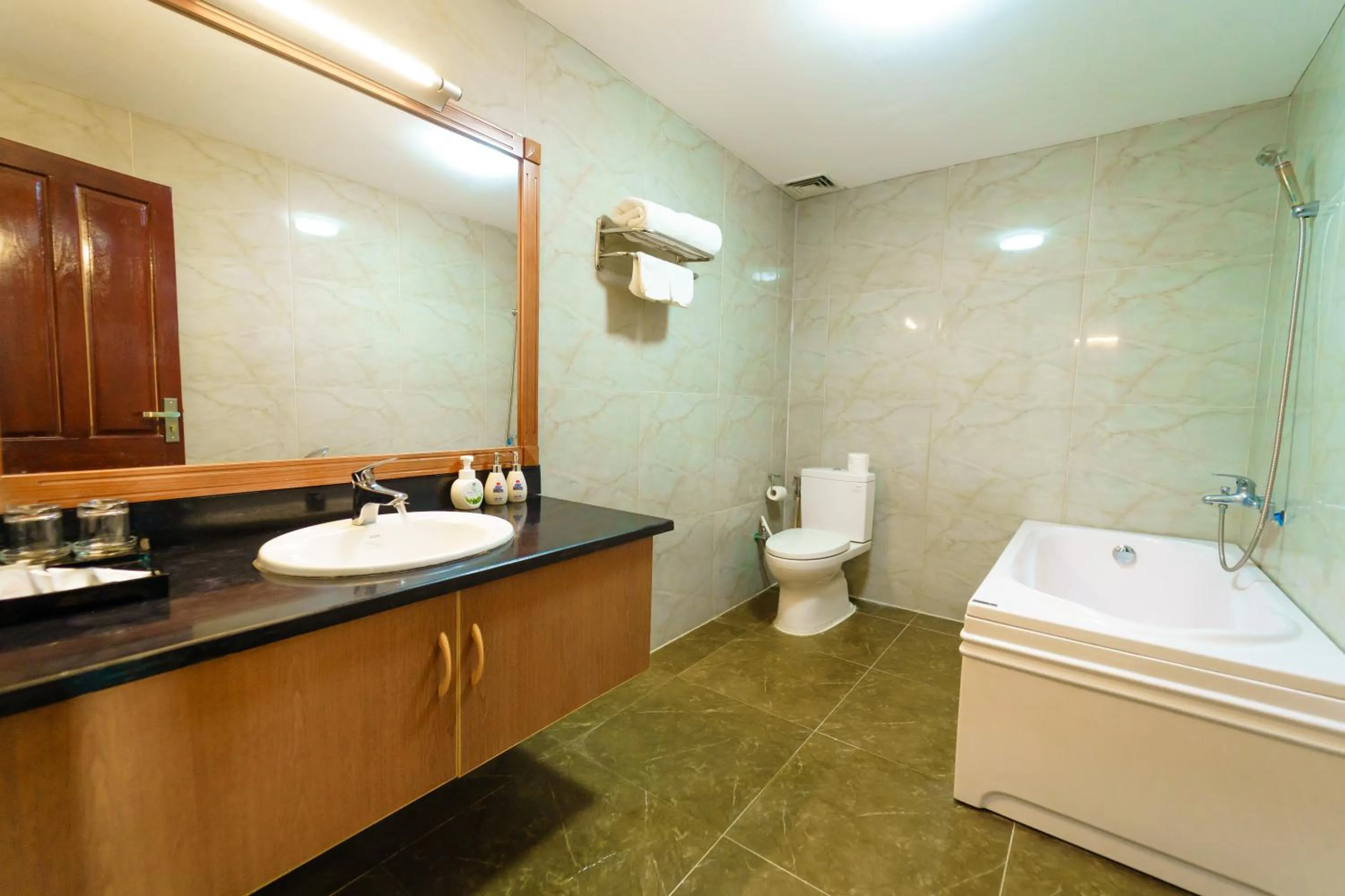 Bathroom in Khách sạn INCO 515.9