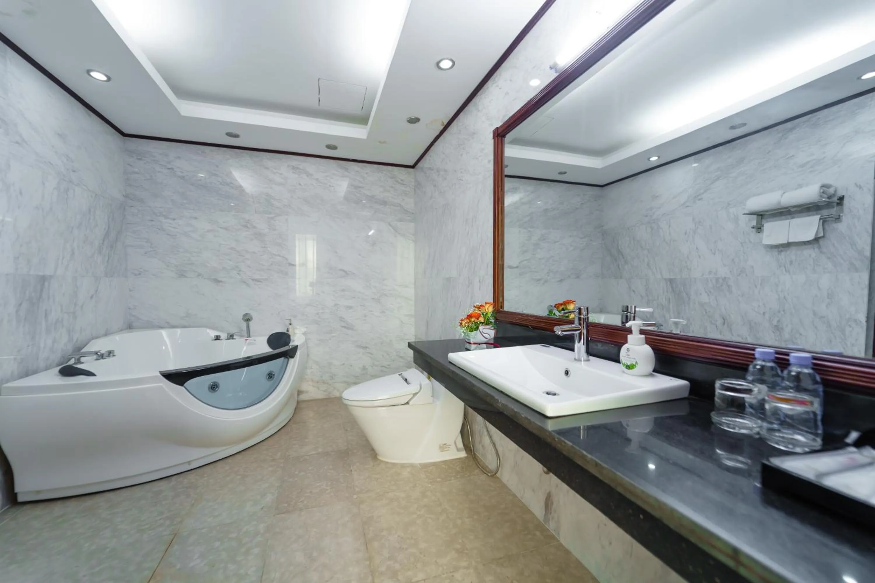 Bathroom in Khách sạn INCO 515.9