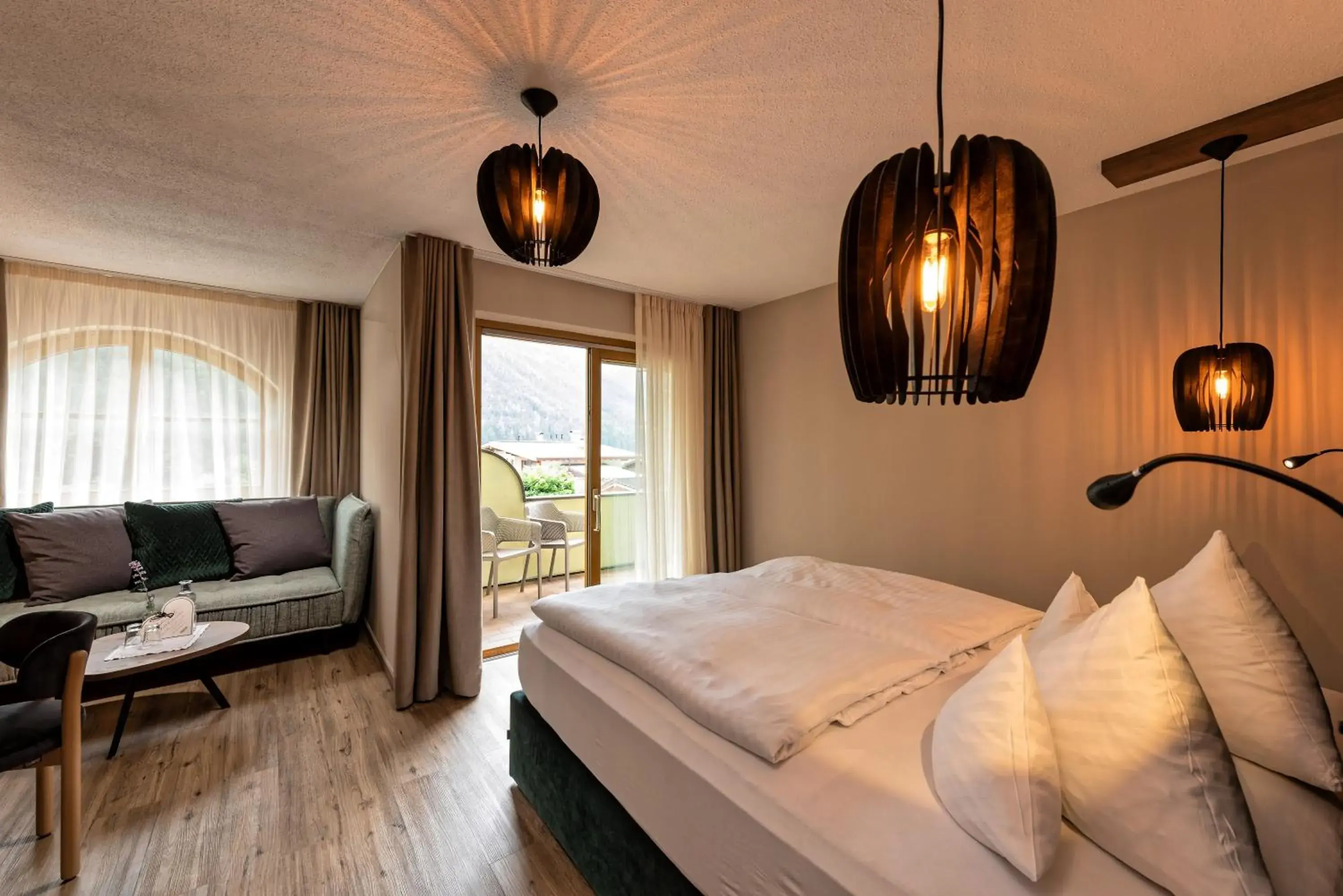 Deluxe Double Room with Balcony in Alpinresort Stubaierhof ****s Deluxe Double Room with Balcony in Alpinresort Stubaierhof ****s